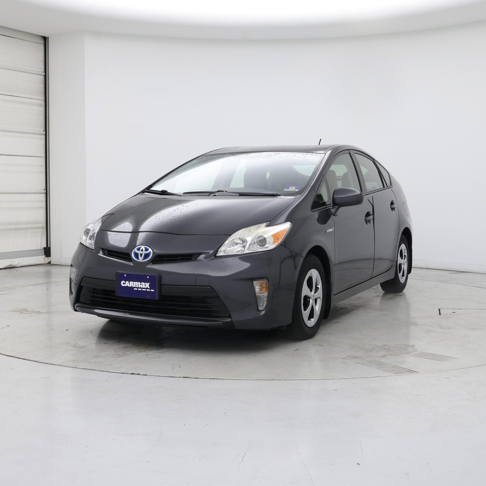 Thumbnail: 2015 Toyota Prius - 4