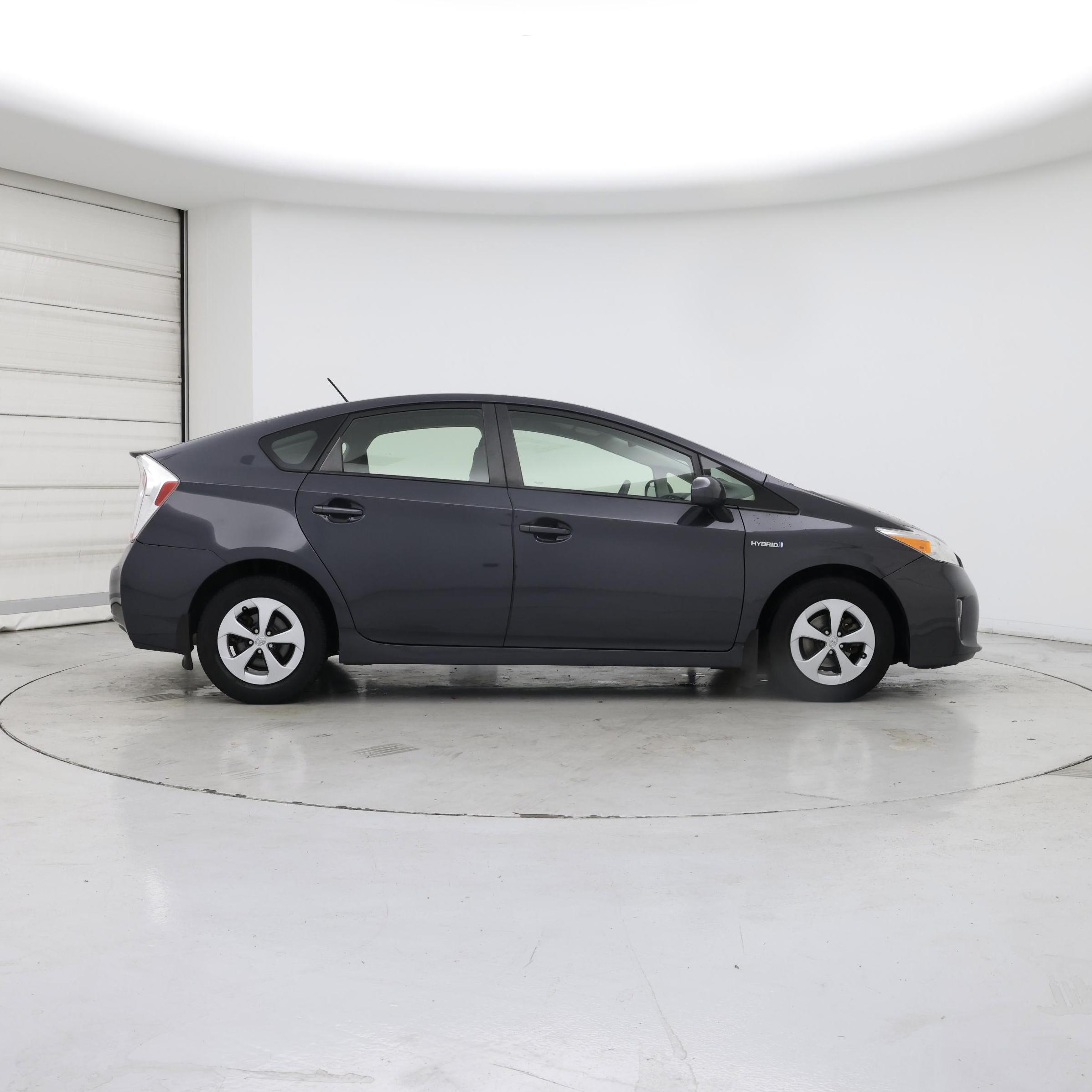 Thumbnail: 2015 Toyota Prius - 7