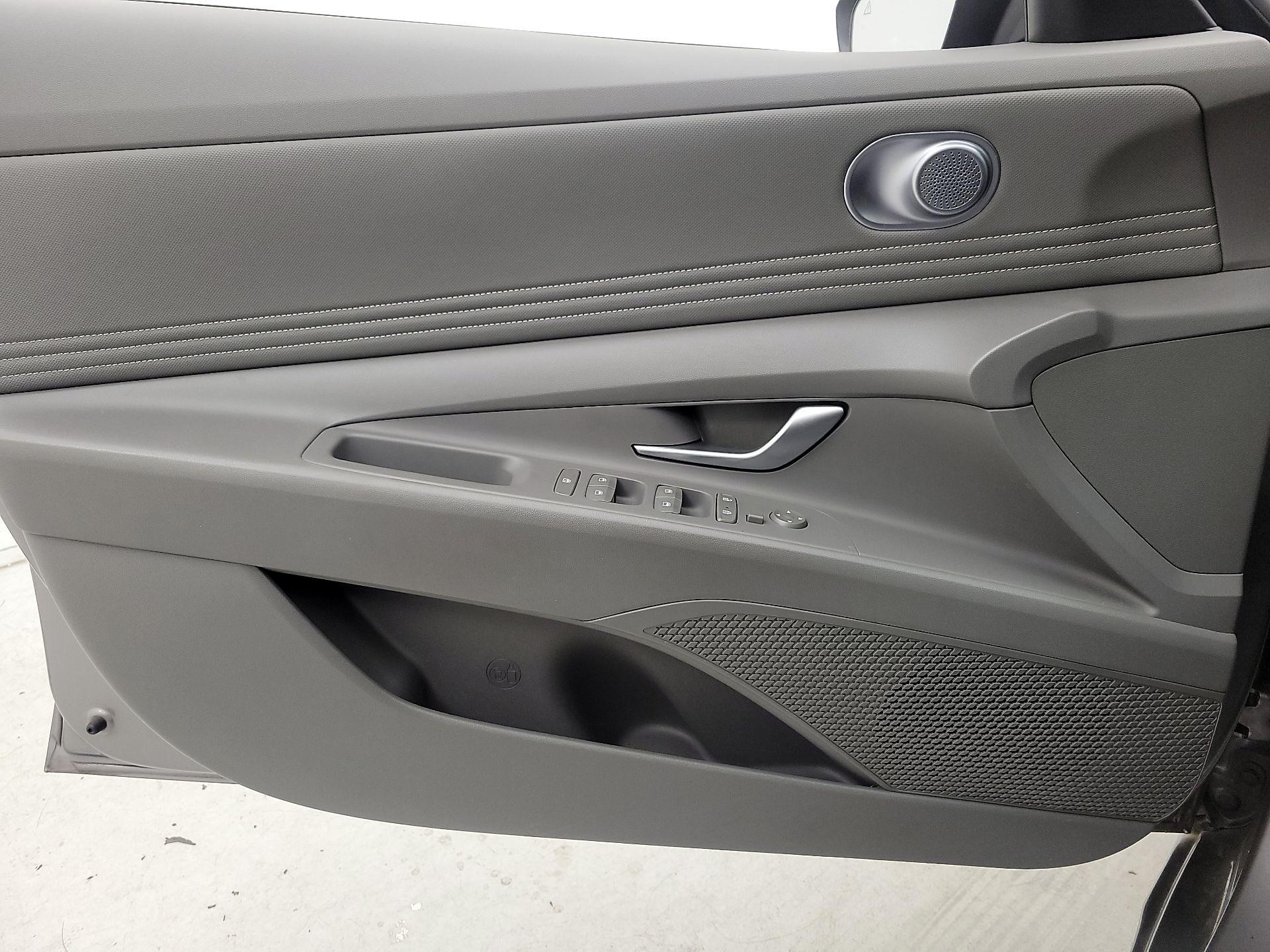 Thumbnail: 2023 Hyundai Elantra - 12