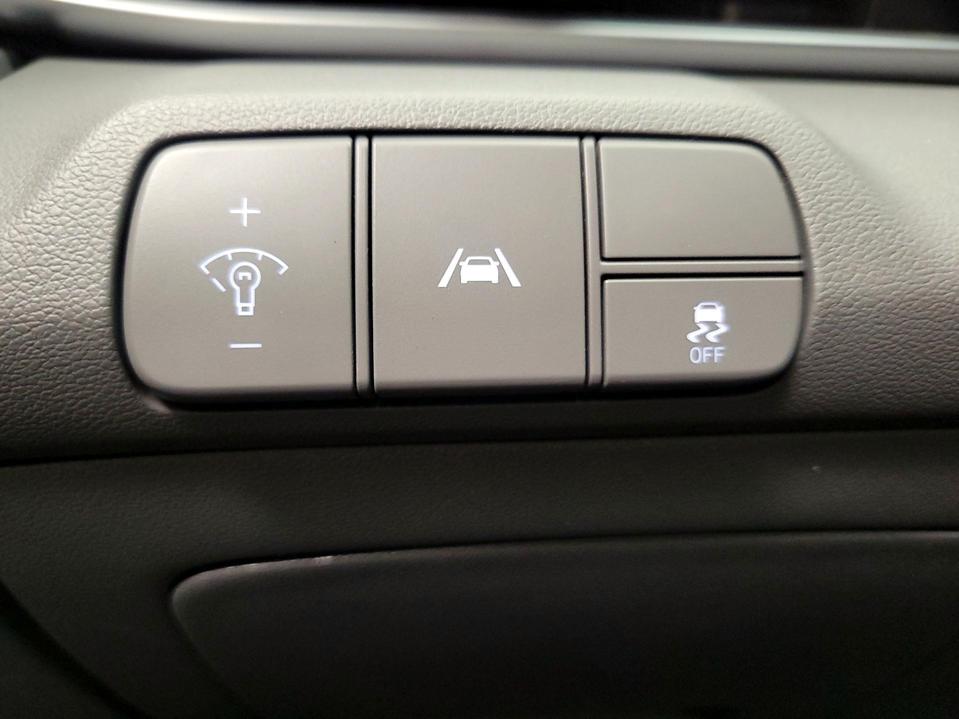 Thumbnail: 2023 Hyundai Elantra - 13