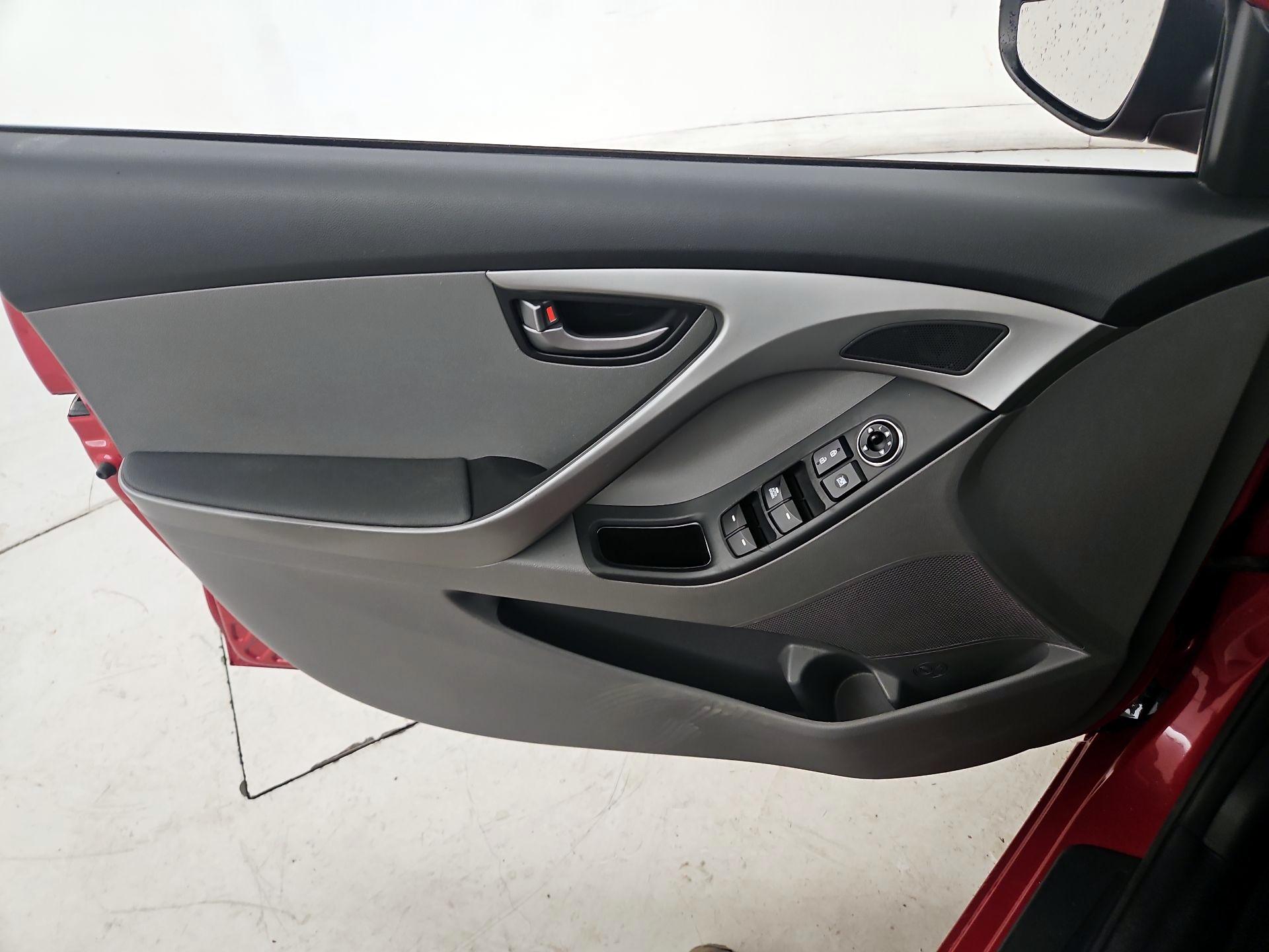 Thumbnail: 2014 Hyundai Elantra - 12