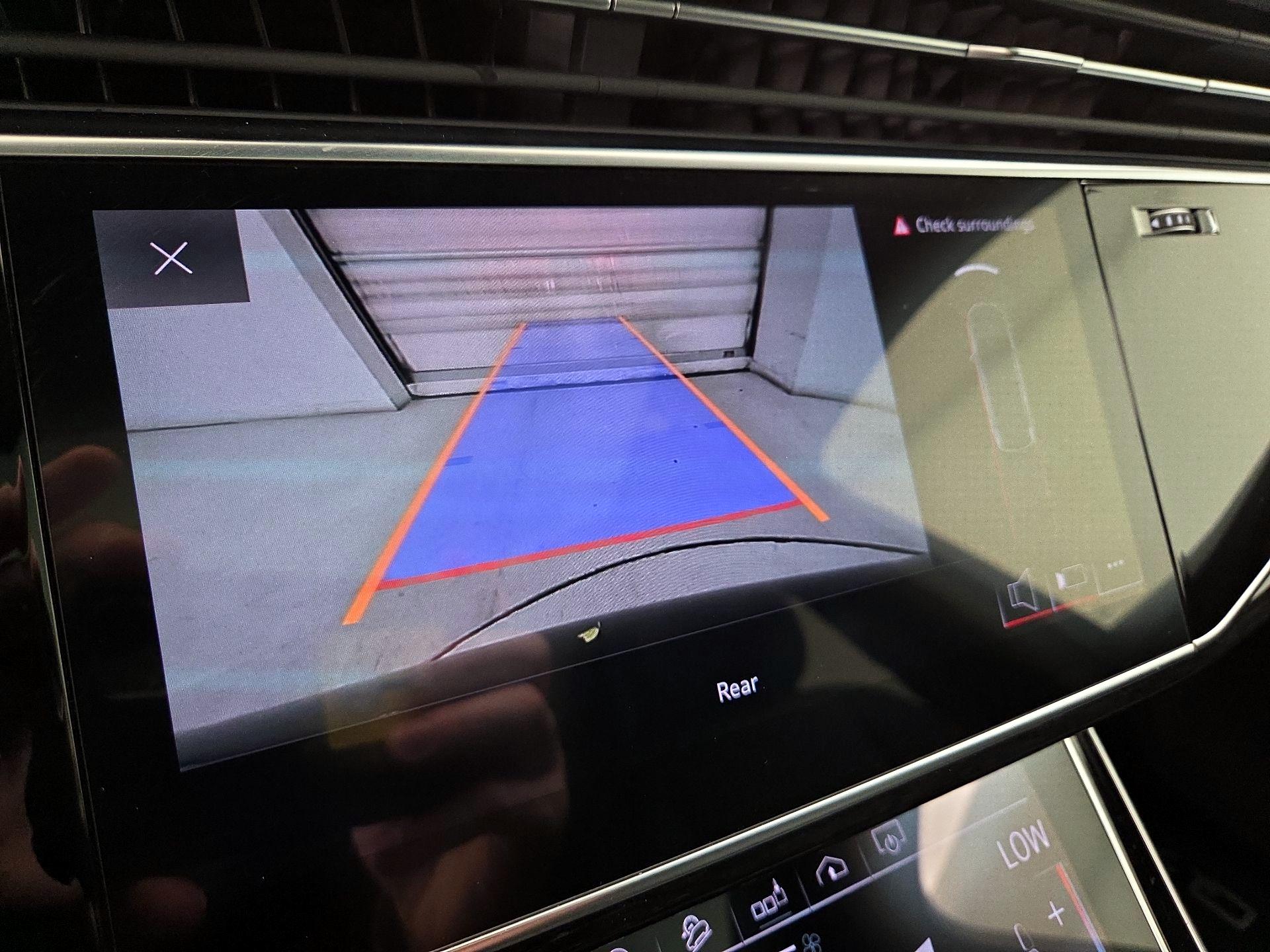 Thumbnail: 2020 Audi Q7 - 15