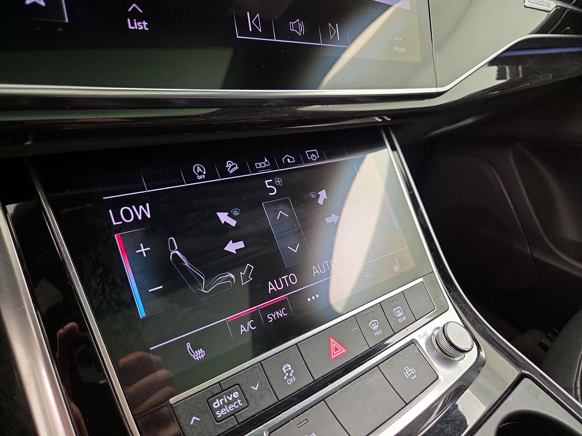 Thumbnail: 2020 Audi Q7 - 17