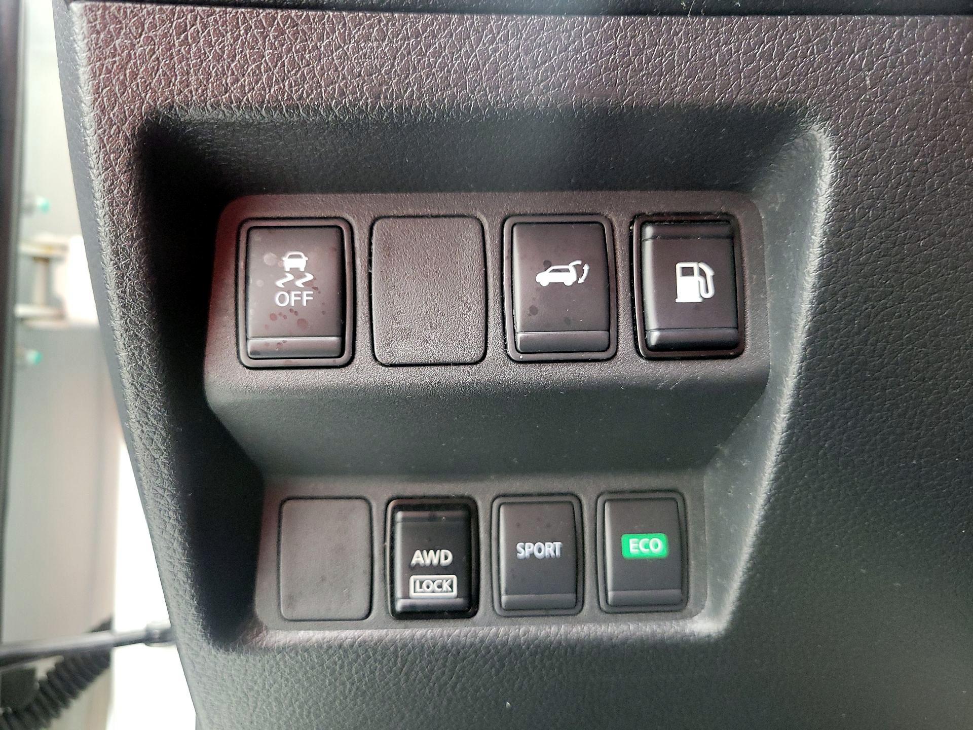 Thumbnail: 2018 Nissan Rogue - 13