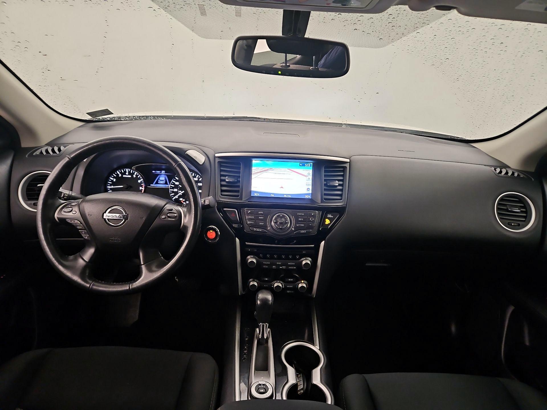 Thumbnail: 2017 Nissan Pathfinder - 9