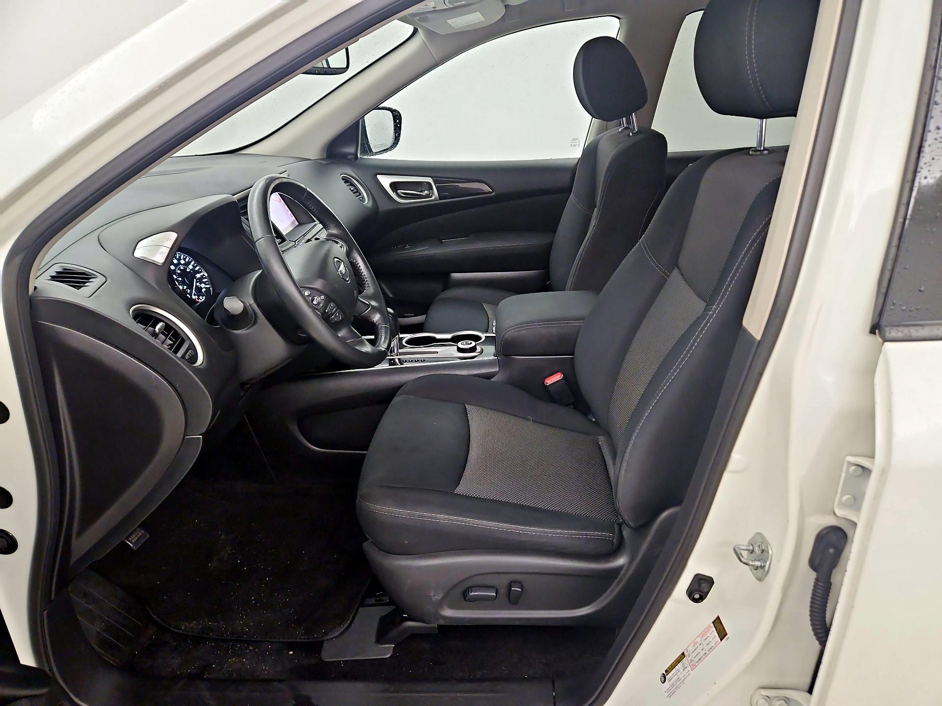 Thumbnail: 2017 Nissan Pathfinder - 11