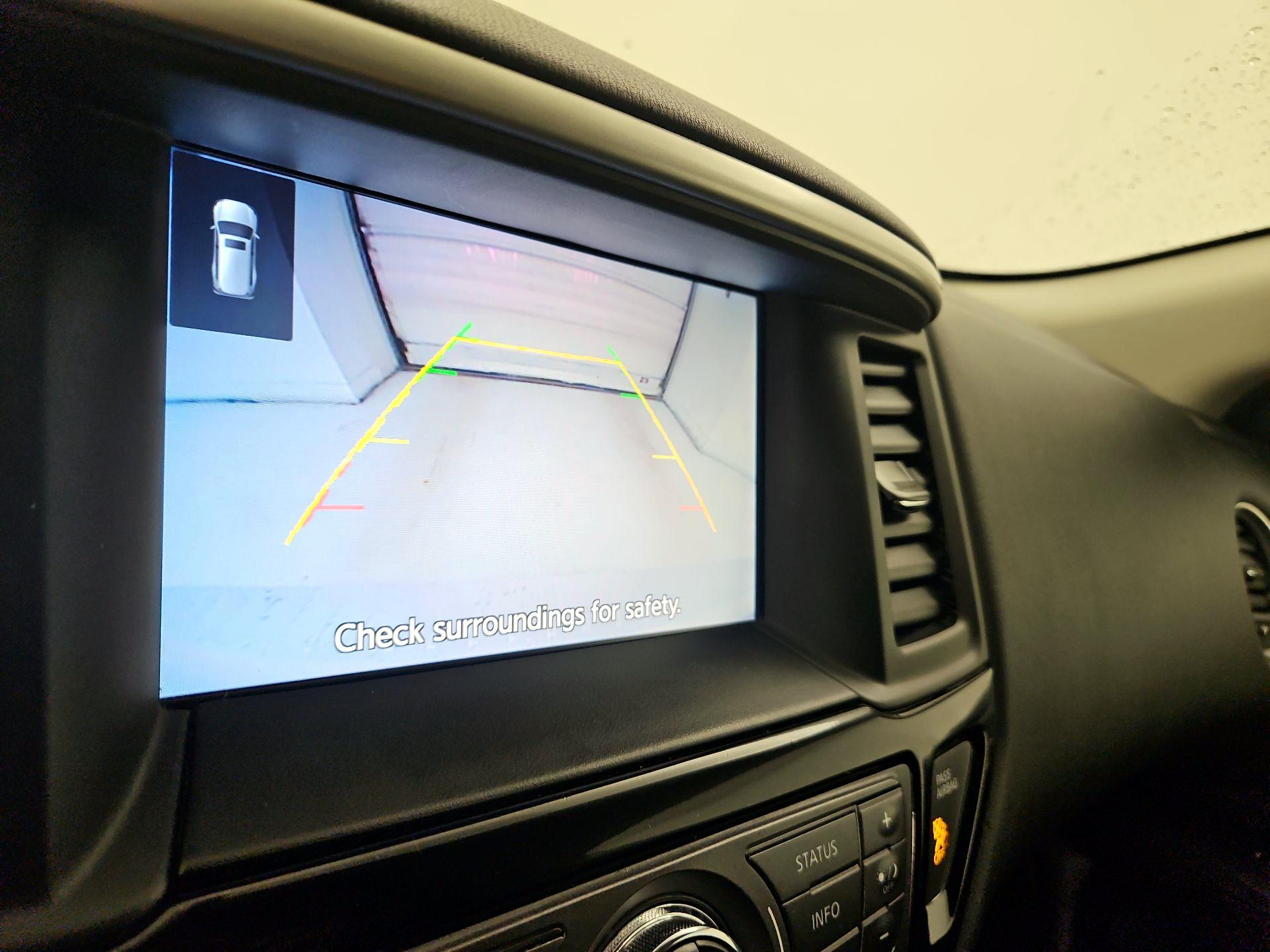 Thumbnail: 2017 Nissan Pathfinder - 15