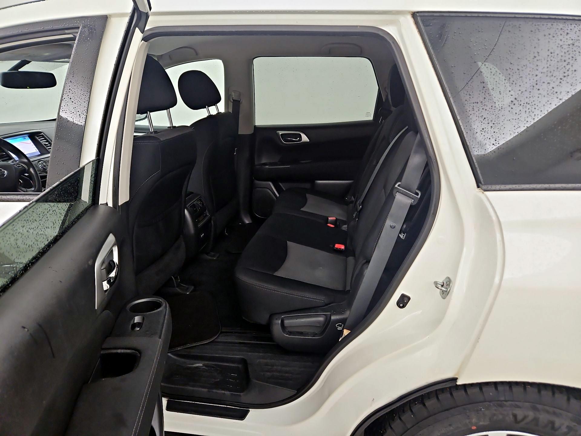 Thumbnail: 2017 Nissan Pathfinder - 20