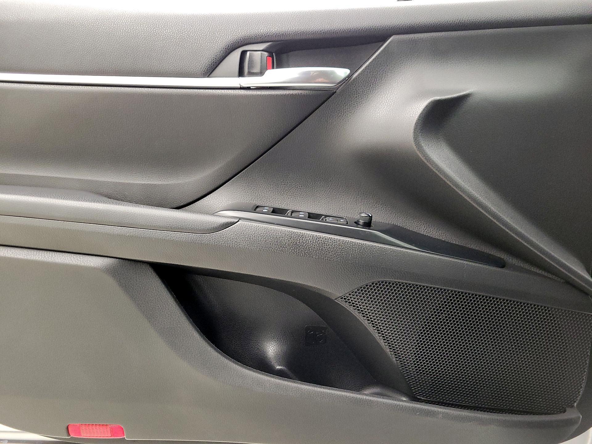 Thumbnail: 2020 Toyota Camry - 12