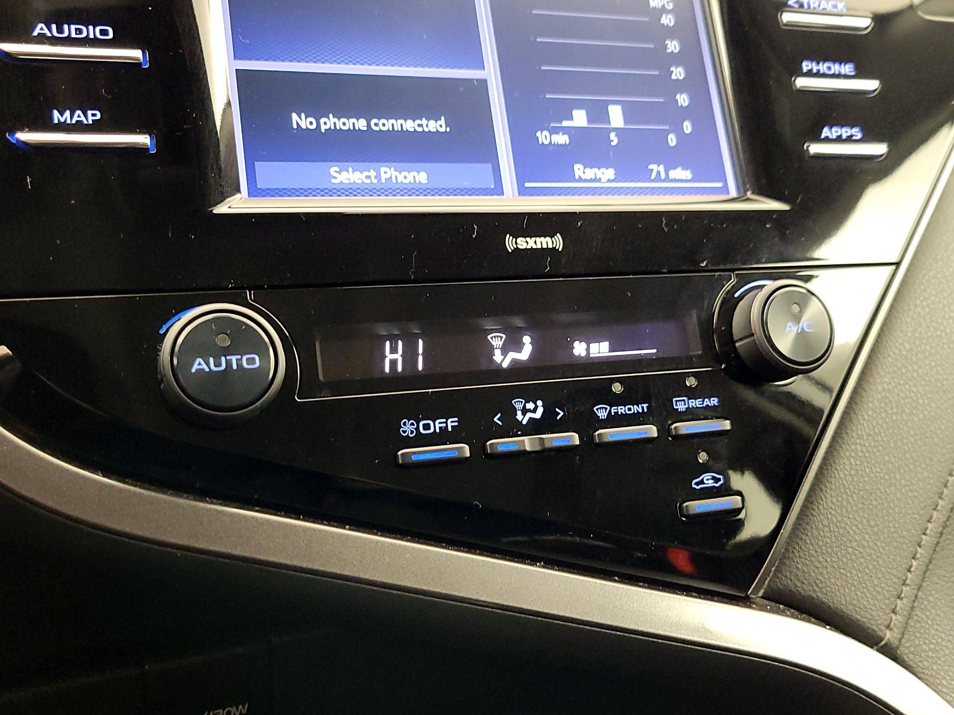 Thumbnail: 2020 Toyota Camry - 16