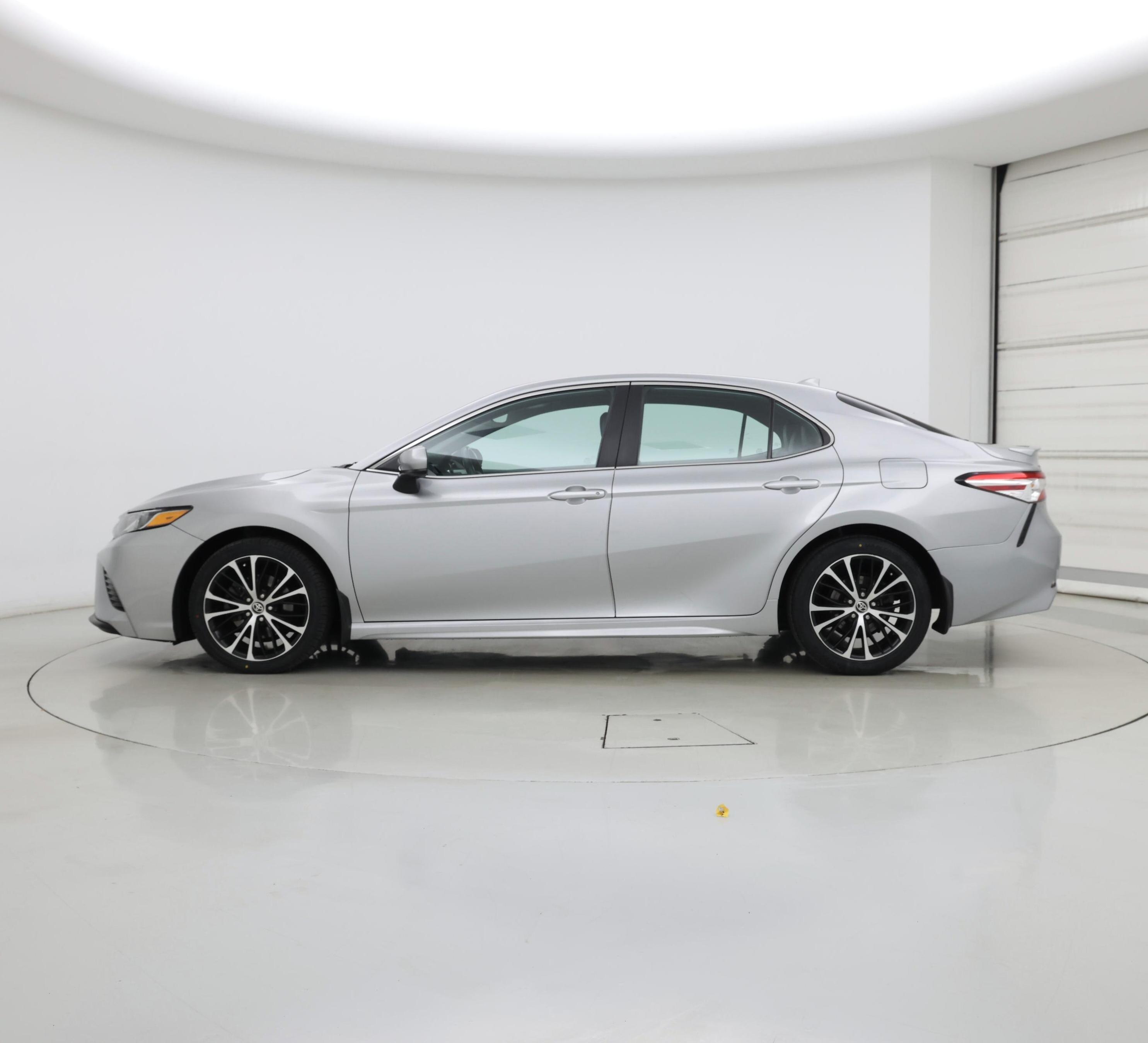 Thumbnail: 2020 Toyota Camry - 3