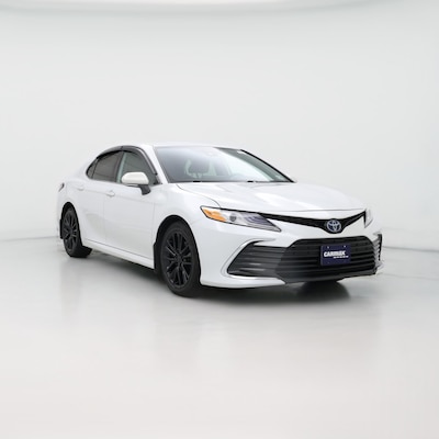 White 2022 Toyota Camry Hybrid XLE