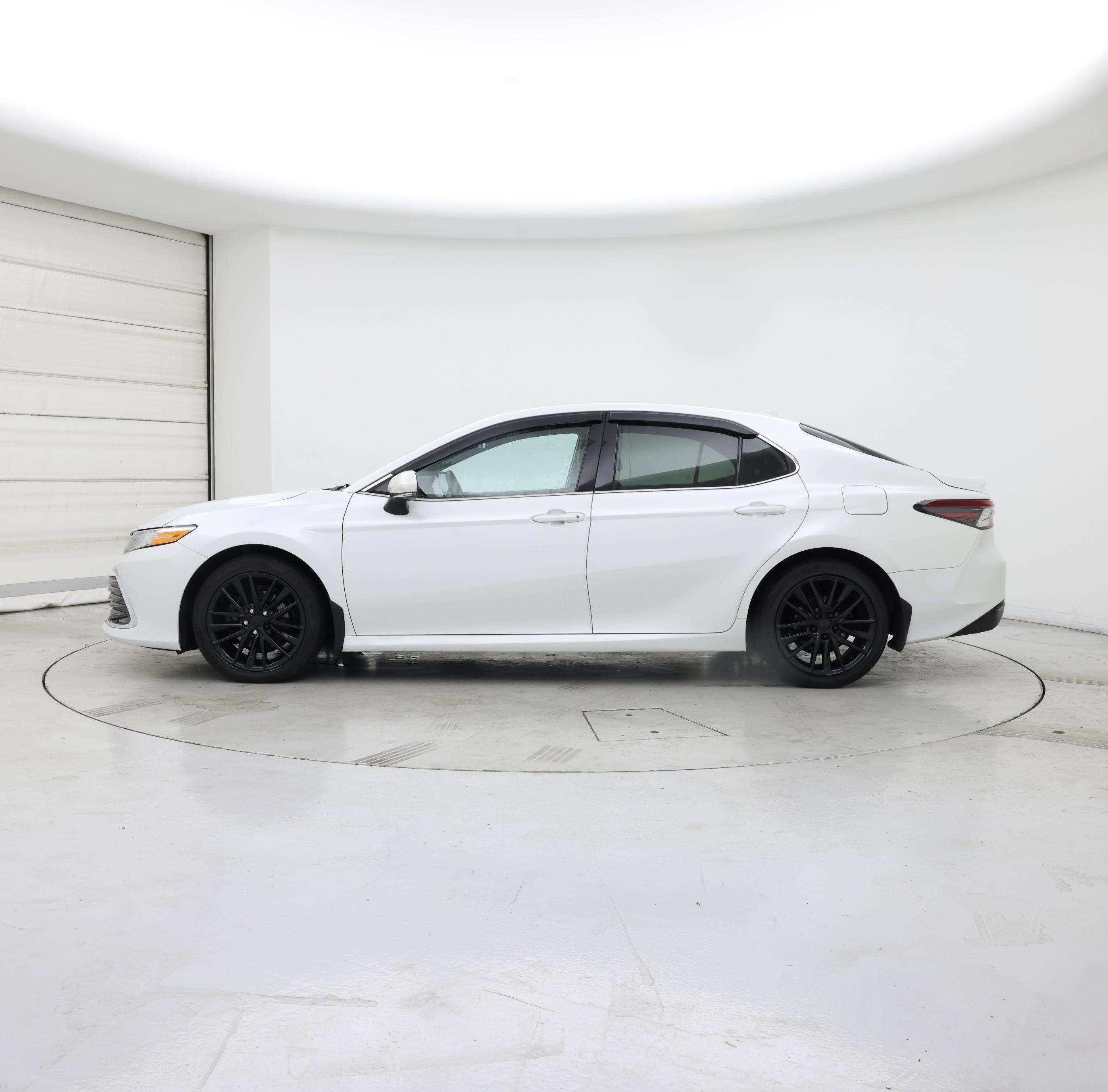 Thumbnail: 2022 Toyota Camry - 3