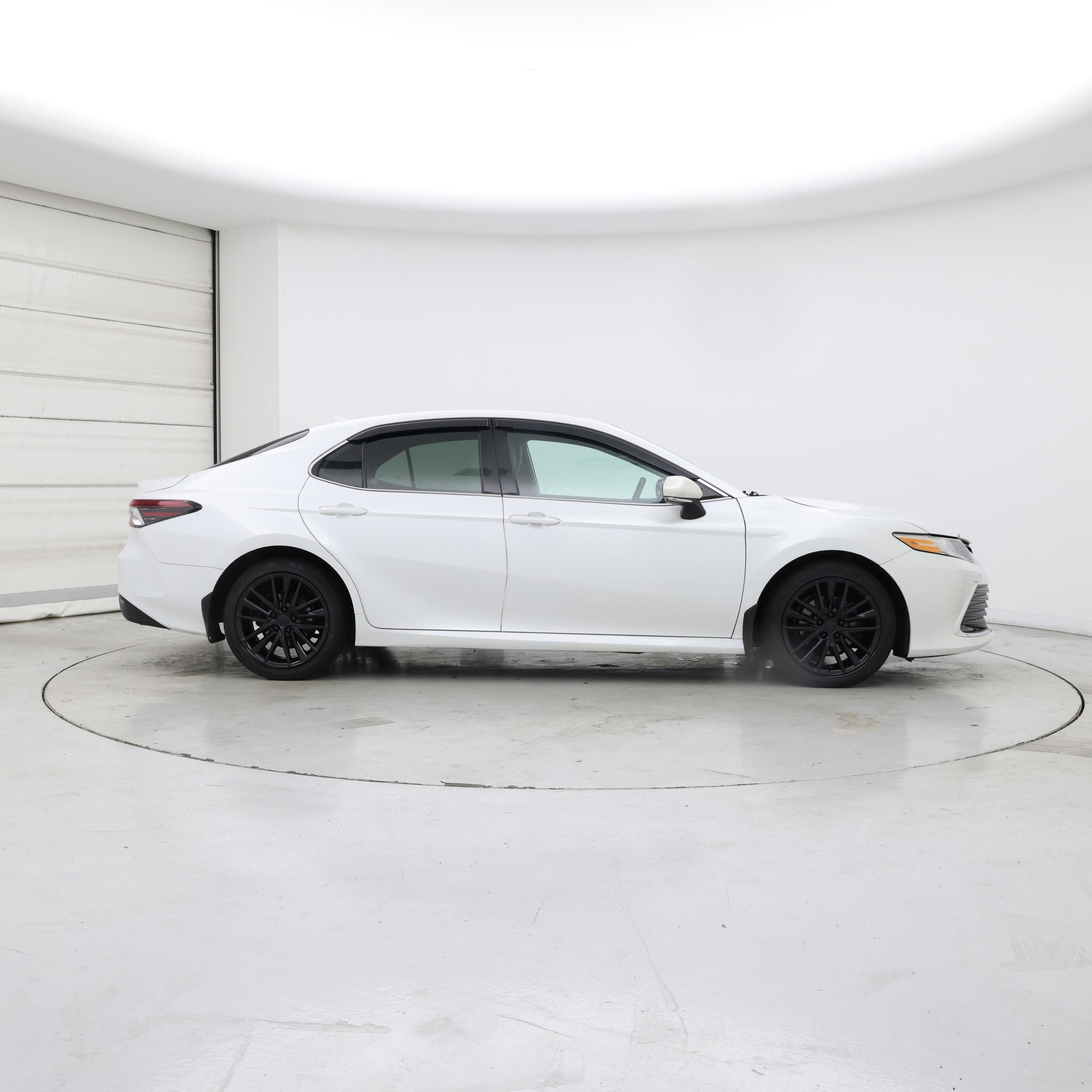 Thumbnail: 2022 Toyota Camry - 7