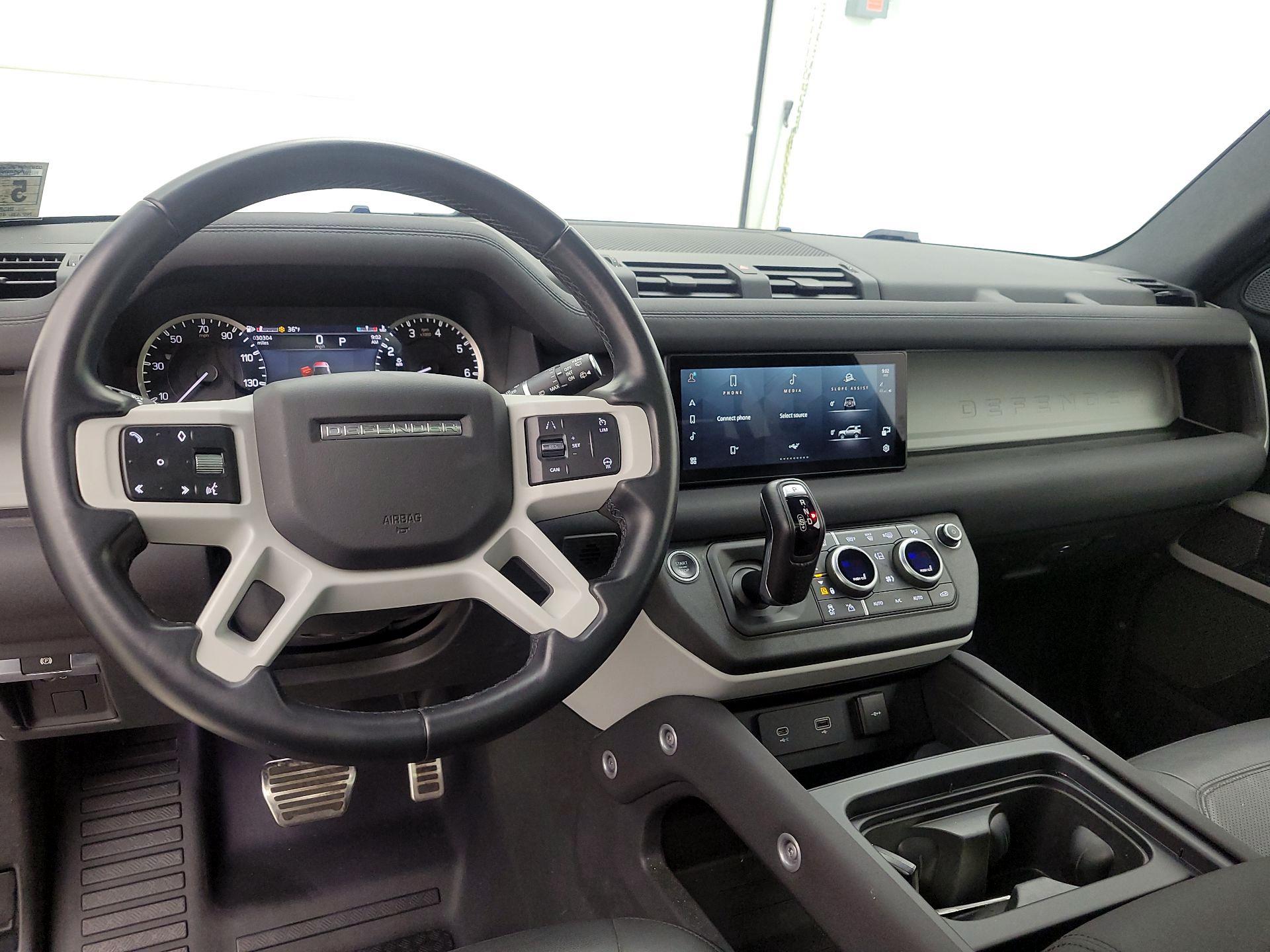 Thumbnail: 2023 Land Rover Defender - 9