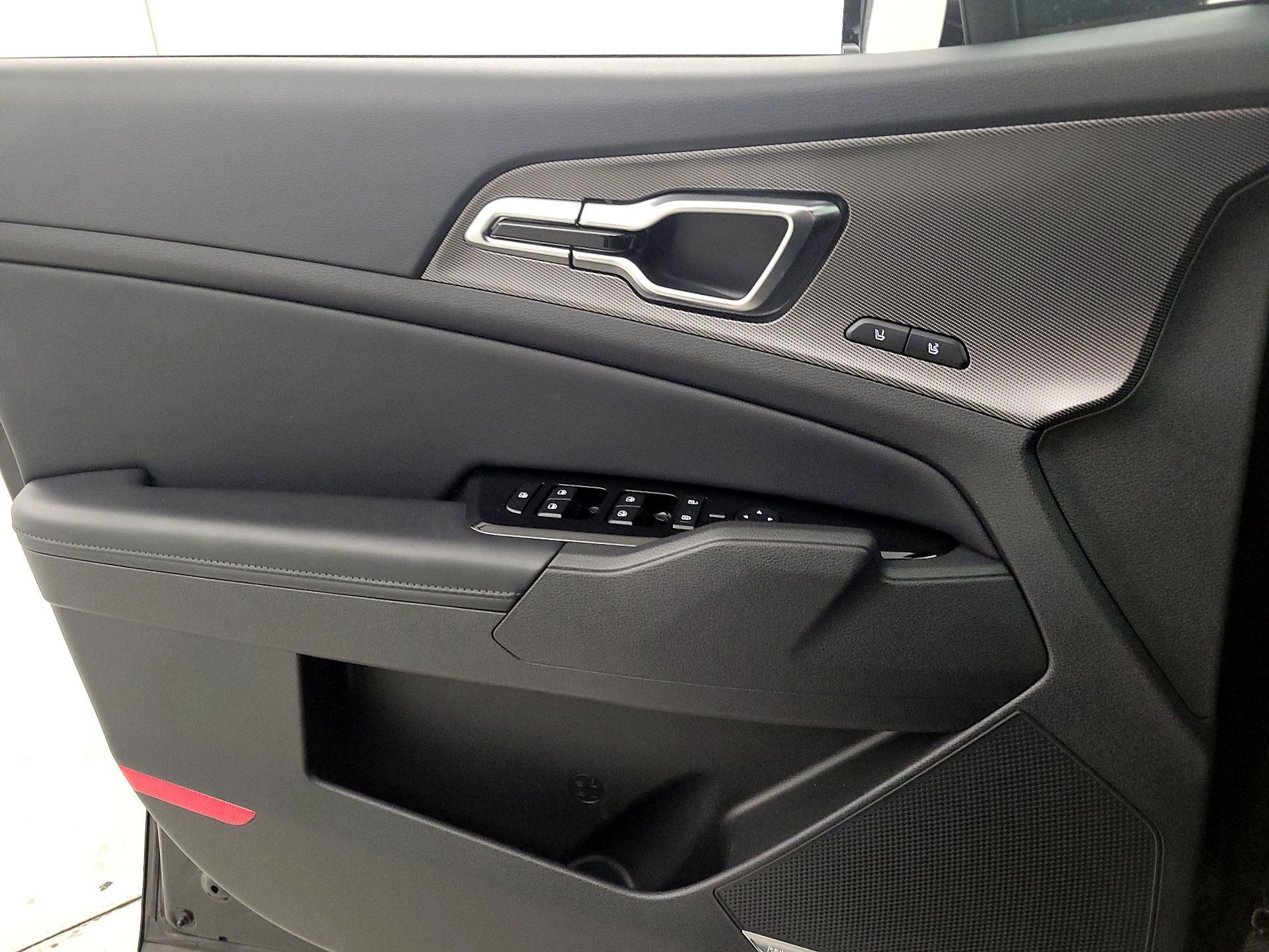 Thumbnail: 2023 Kia Sportage - 12