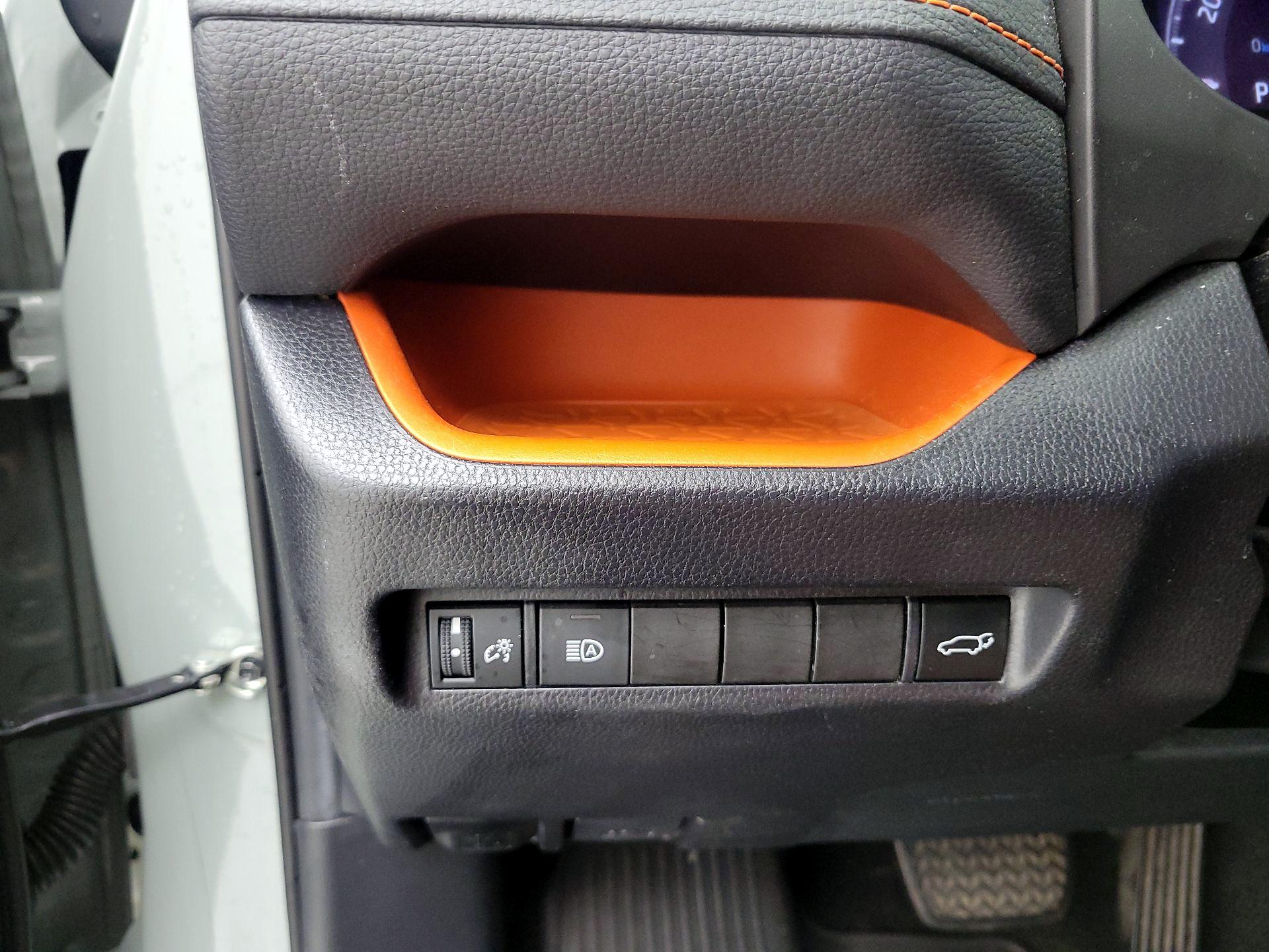 Thumbnail: 2019 Toyota RAV4 - 13