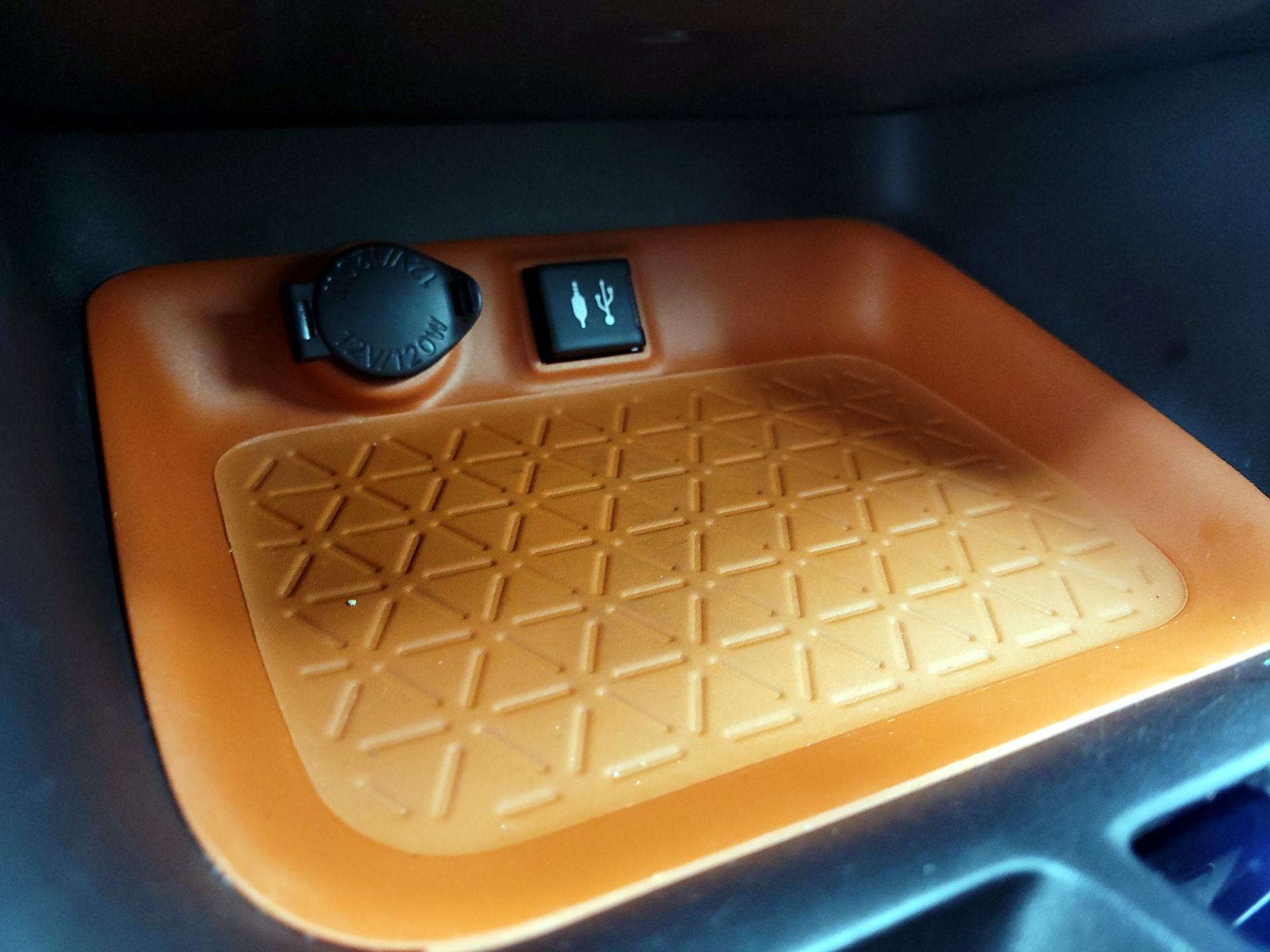 Thumbnail: 2019 Toyota RAV4 - 18