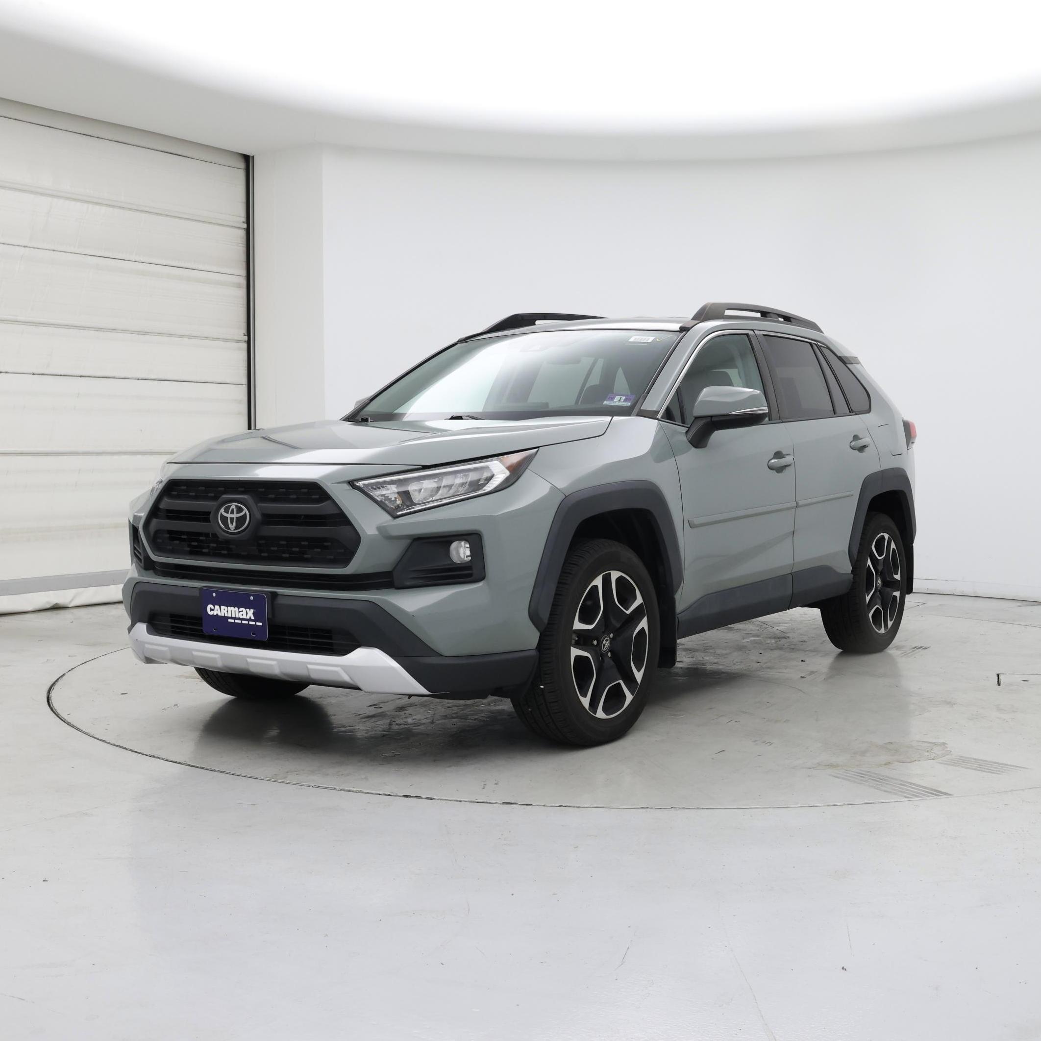 Thumbnail: 2019 Toyota RAV4 - 4