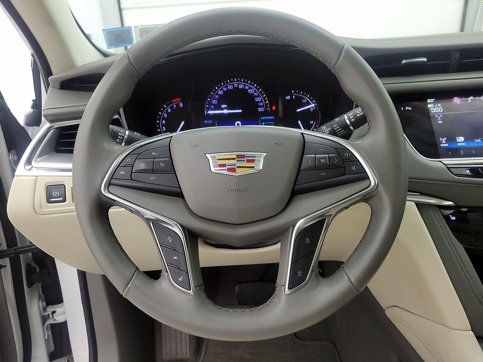 Thumbnail: 2019 Cadillac XT5 - 10