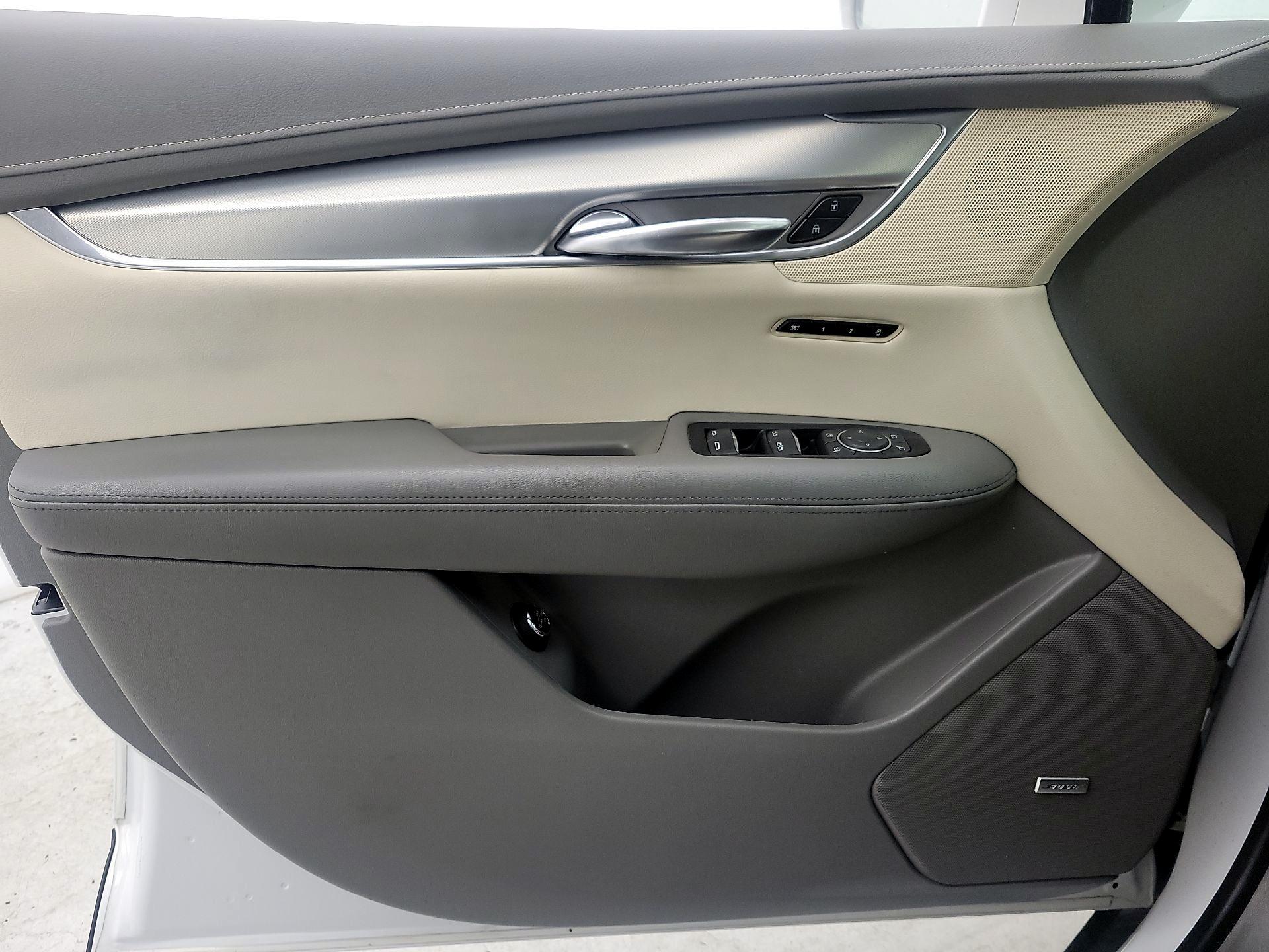 Thumbnail: 2019 Cadillac XT5 - 12