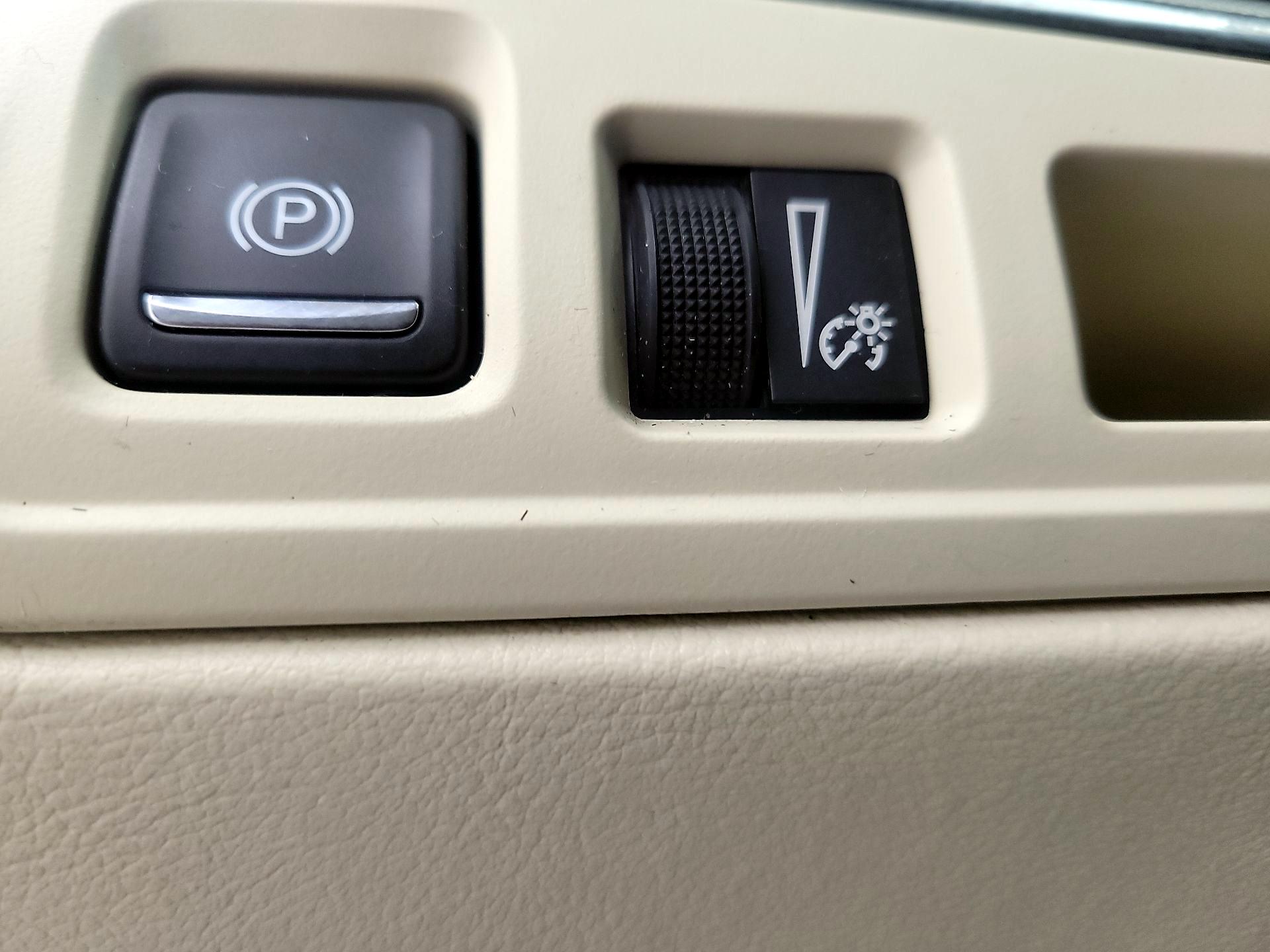 Thumbnail: 2019 Cadillac XT5 - 13