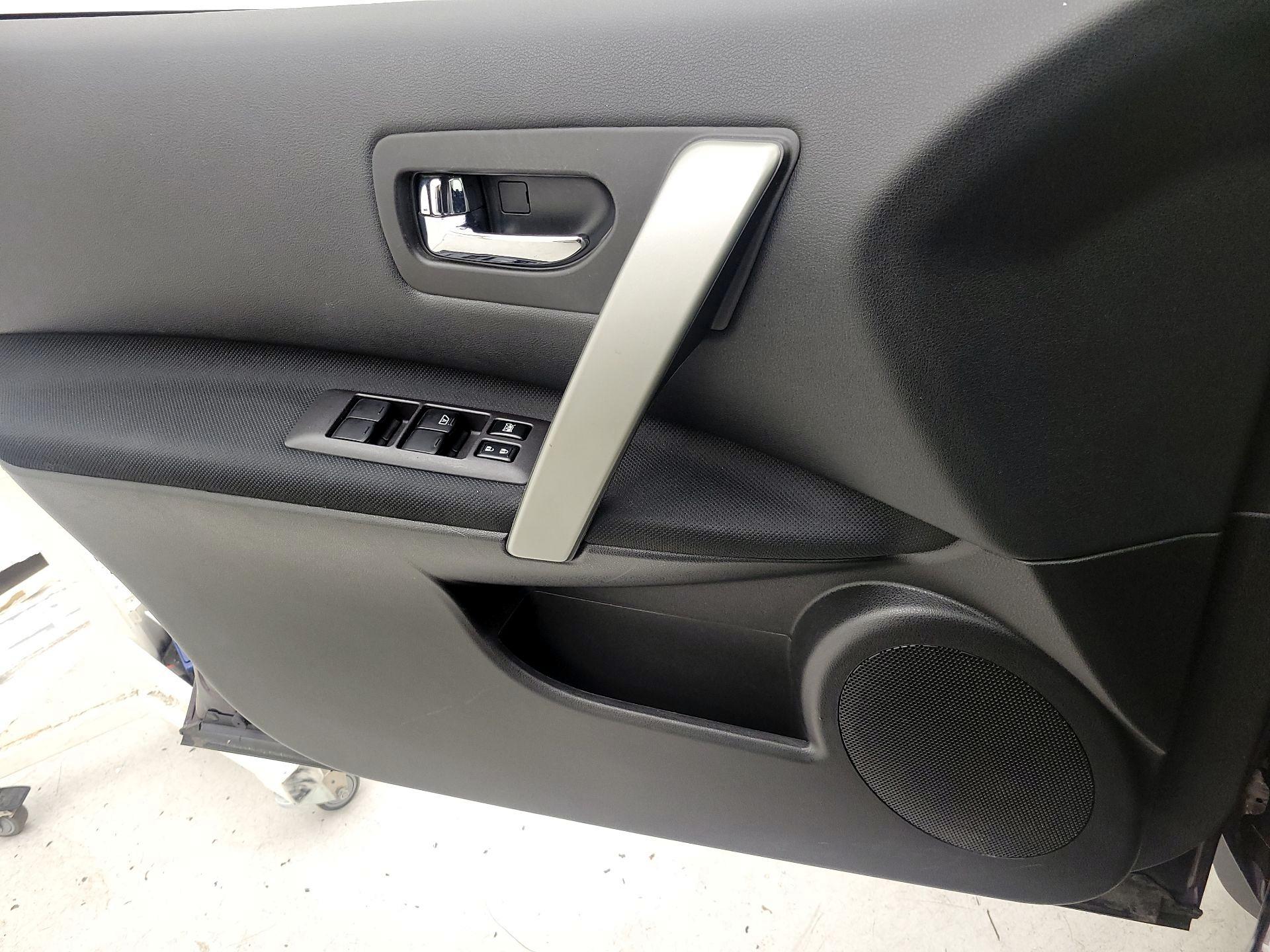 Thumbnail: 2015 Nissan Rogue - 12