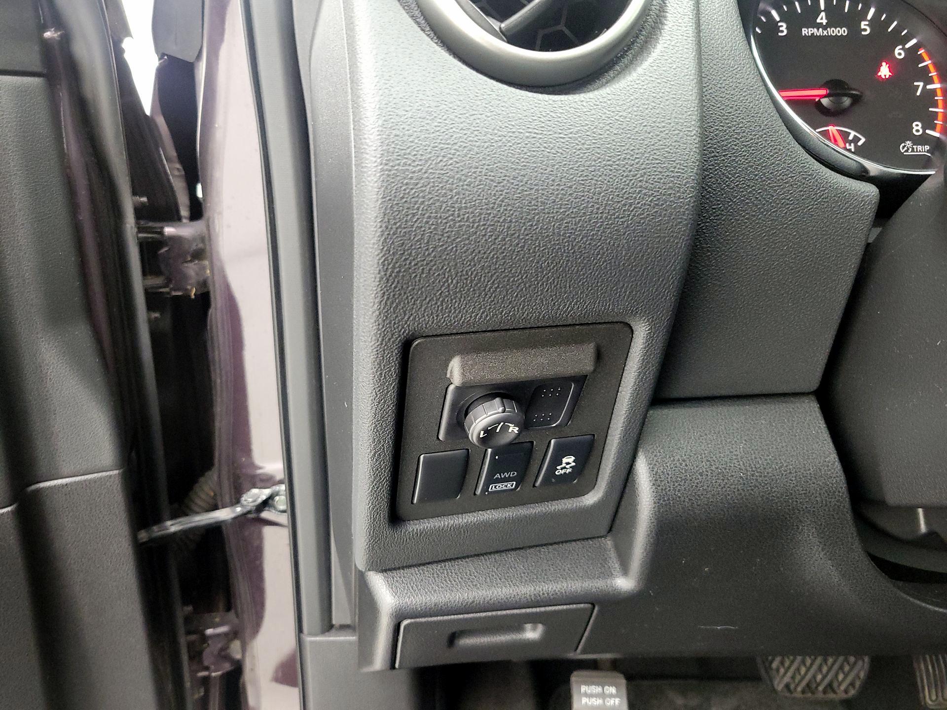 Thumbnail: 2015 Nissan Rogue - 13