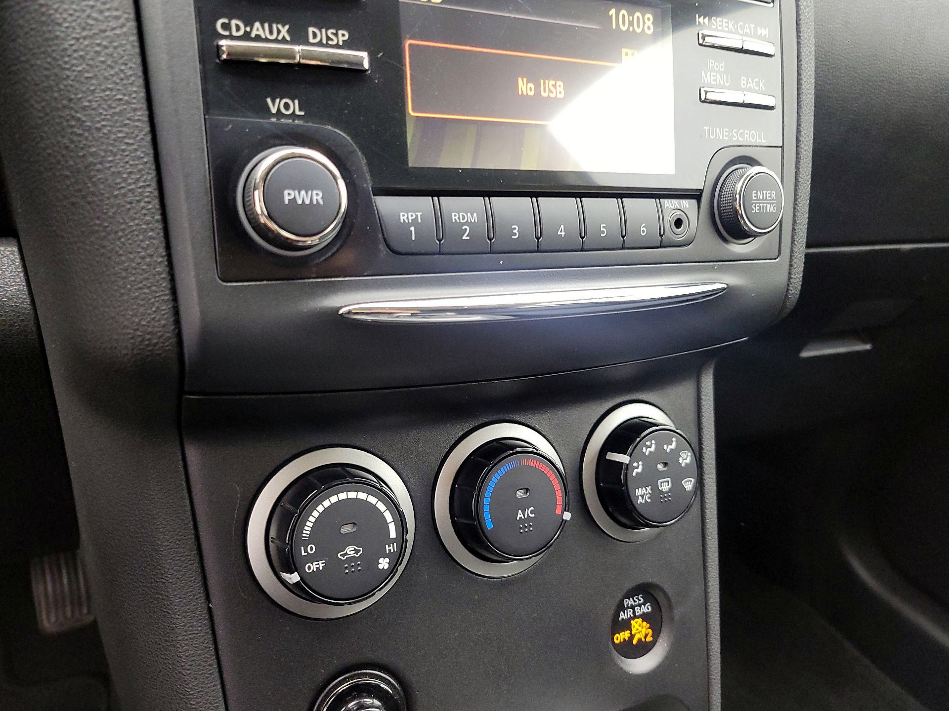 Thumbnail: 2015 Nissan Rogue - 16