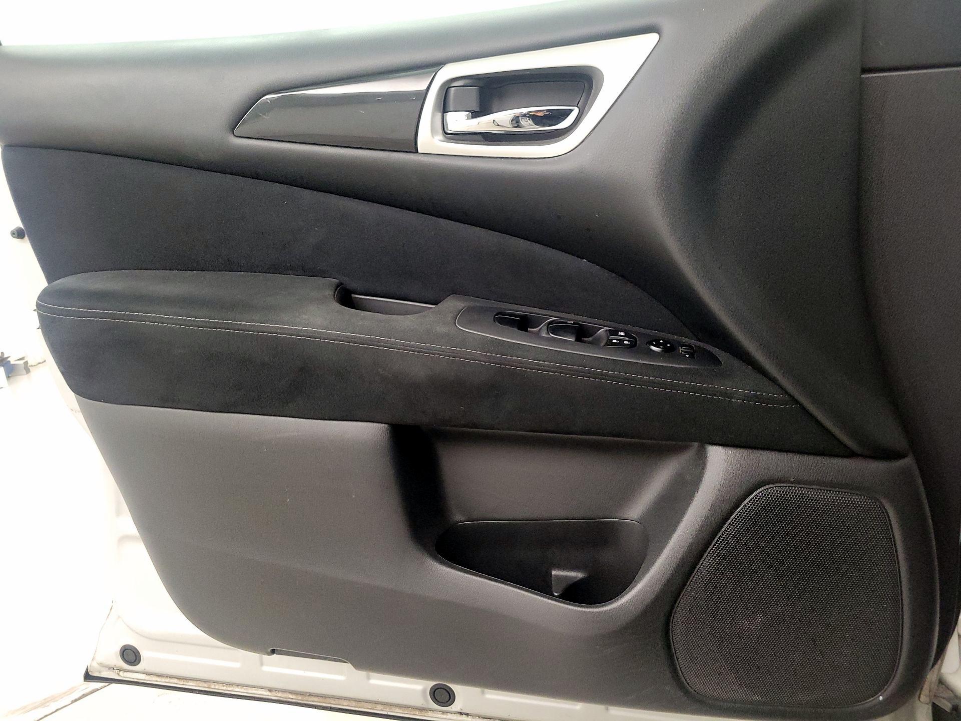 Thumbnail: 2016 Nissan Pathfinder - 12