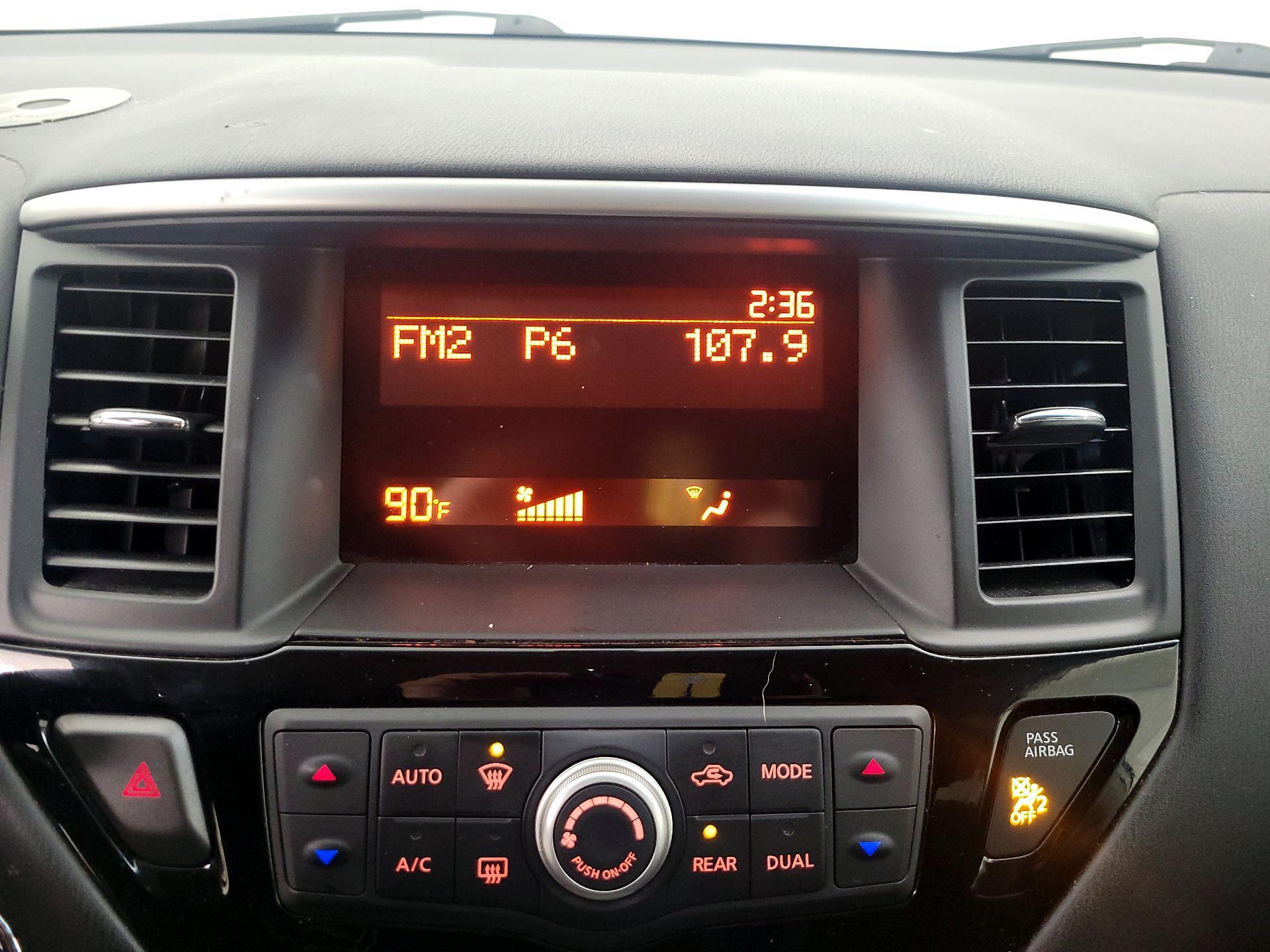 Thumbnail: 2016 Nissan Pathfinder - 14