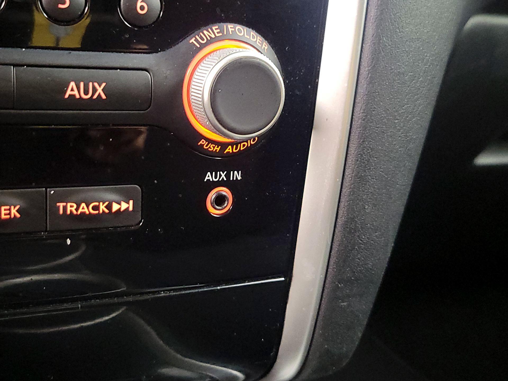 Thumbnail: 2016 Nissan Pathfinder - 17