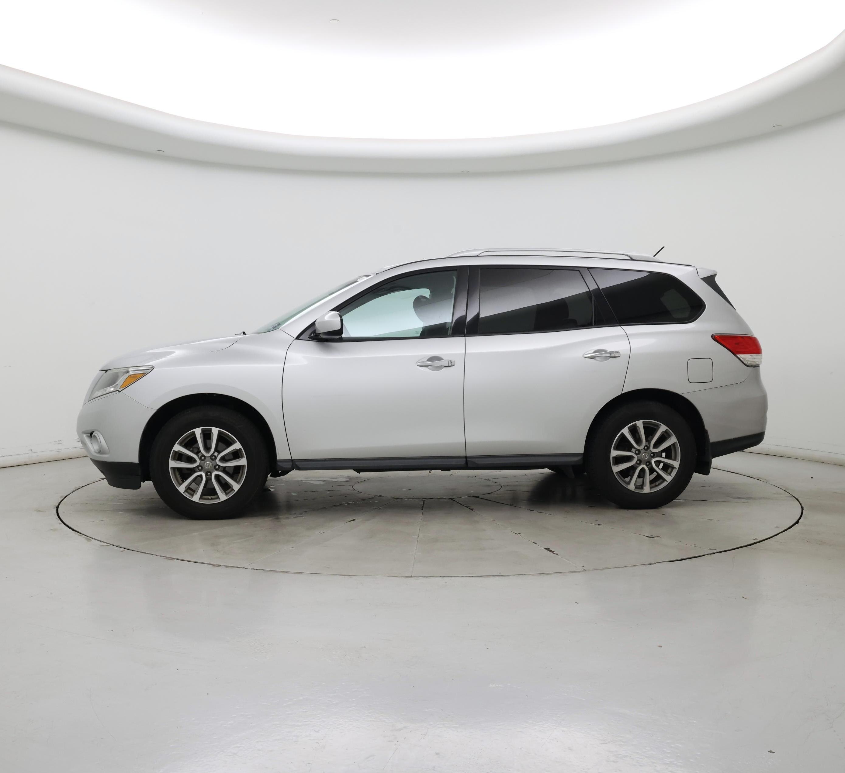 Thumbnail: 2016 Nissan Pathfinder - 3