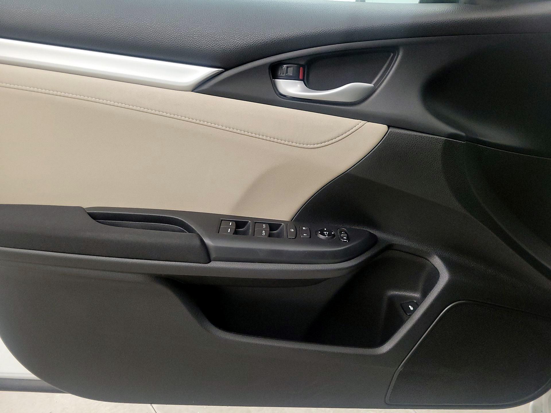 Thumbnail: 2016 Honda Civic - 12