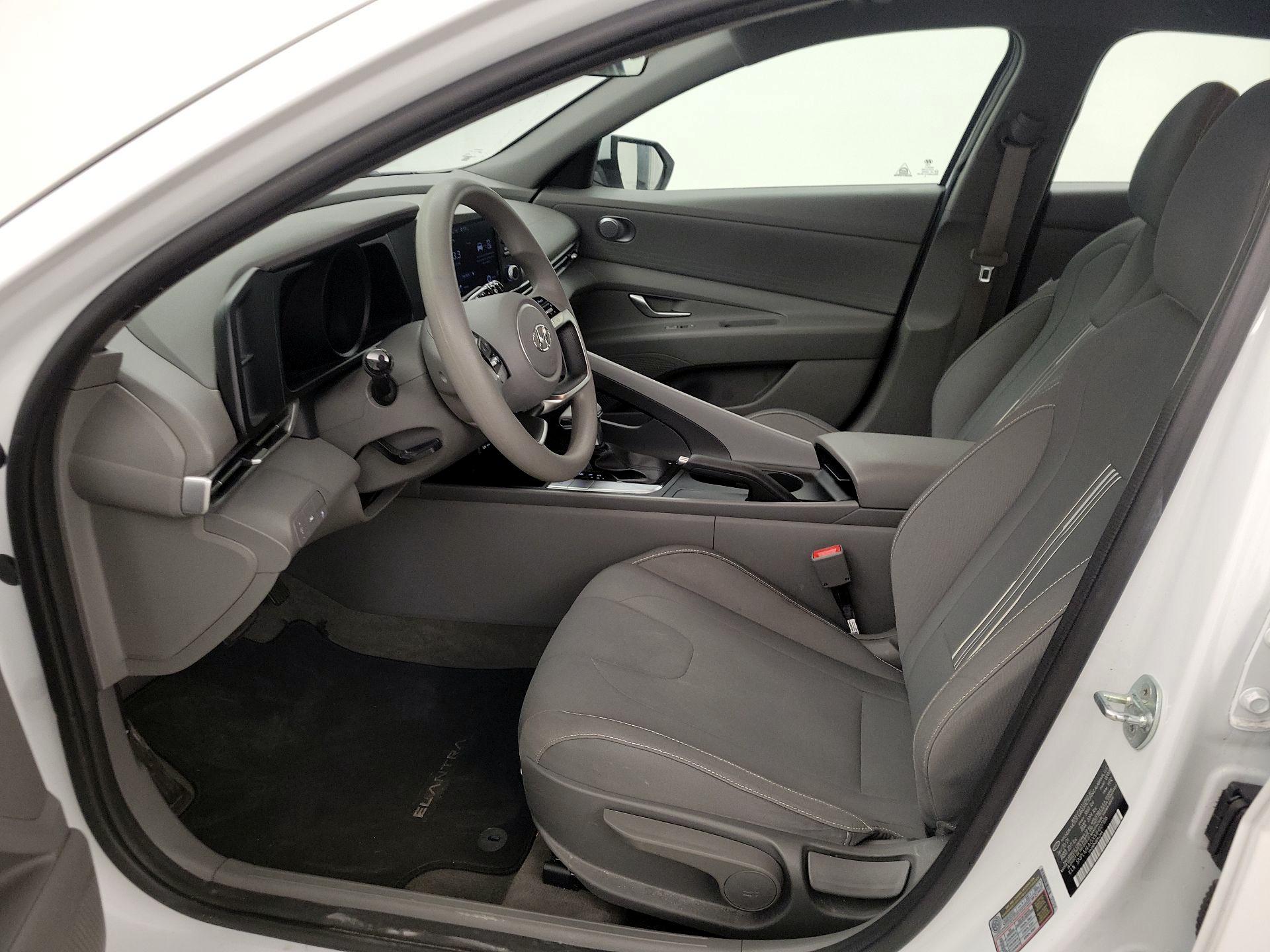 Thumbnail: 2021 Hyundai Elantra - 11