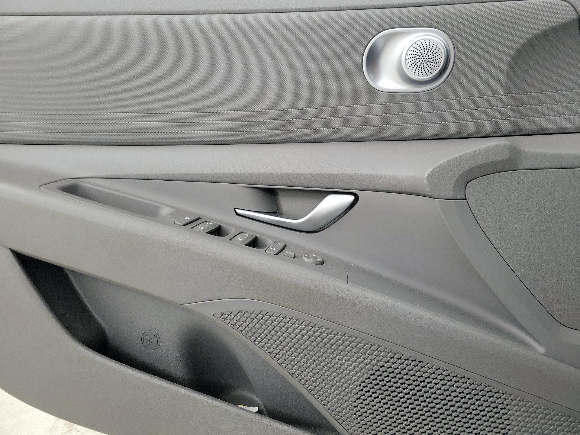 Thumbnail: 2021 Hyundai Elantra - 12