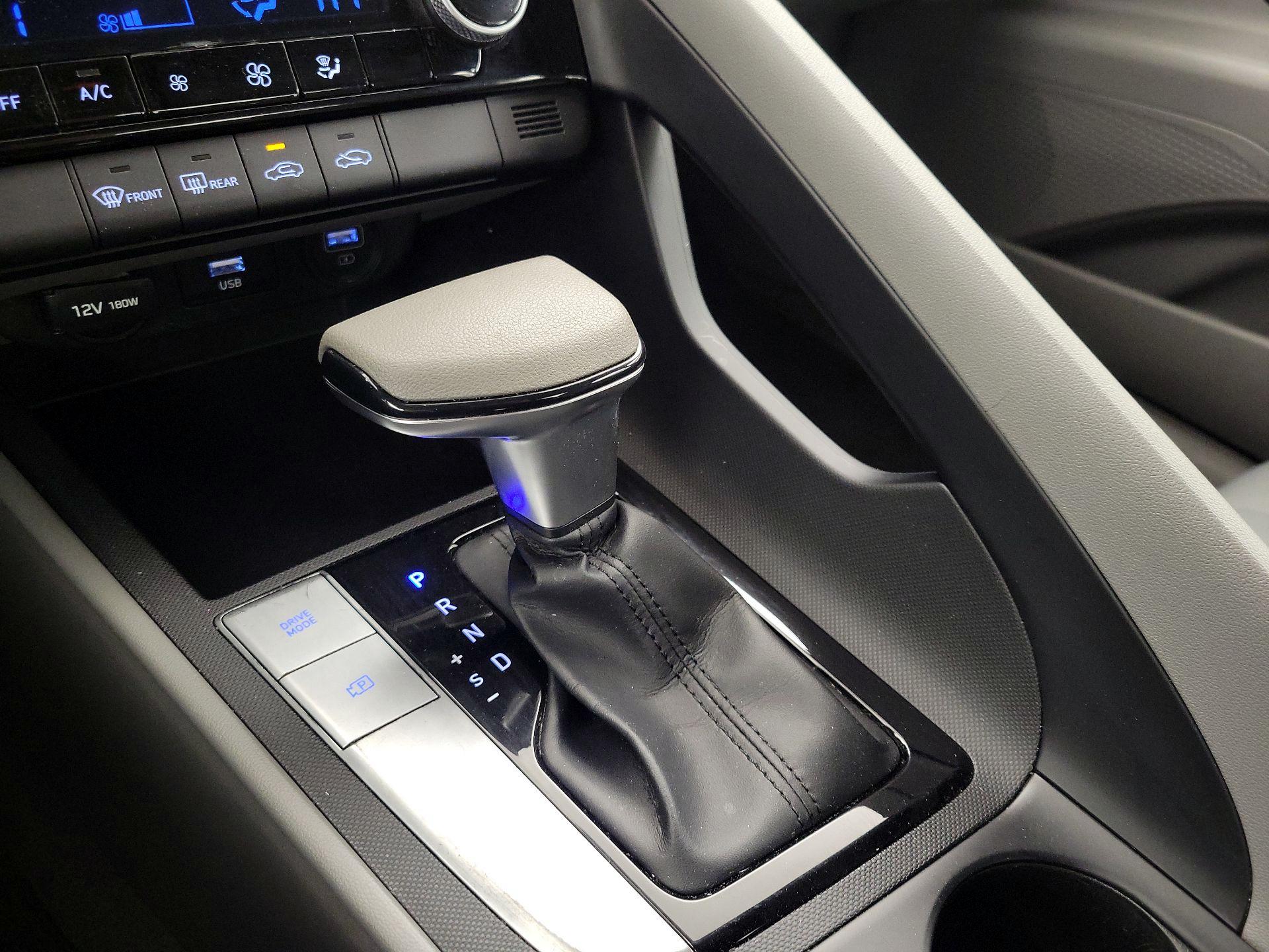 Thumbnail: 2021 Hyundai Elantra - 17