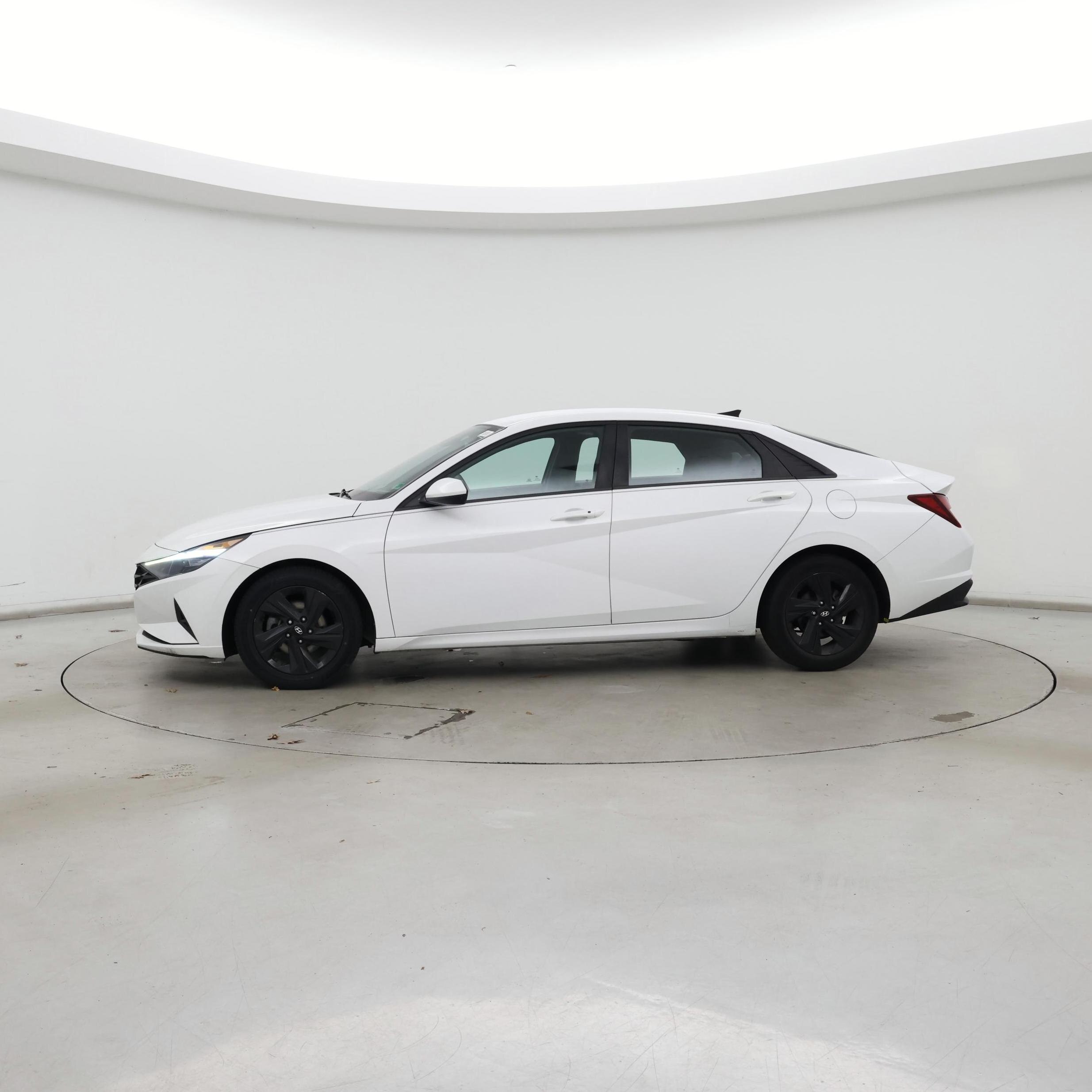 Thumbnail: 2021 Hyundai Elantra - 3