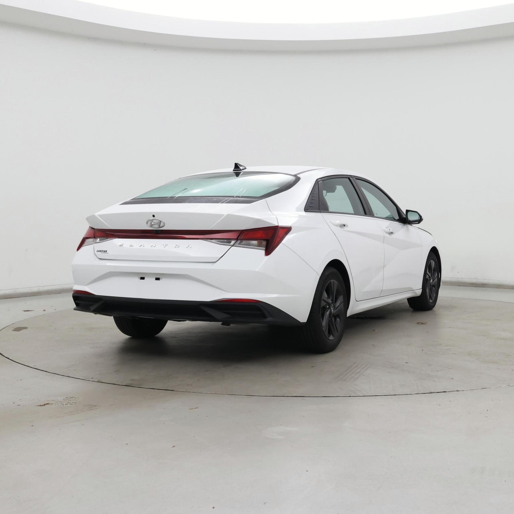 Thumbnail: 2021 Hyundai Elantra - 8