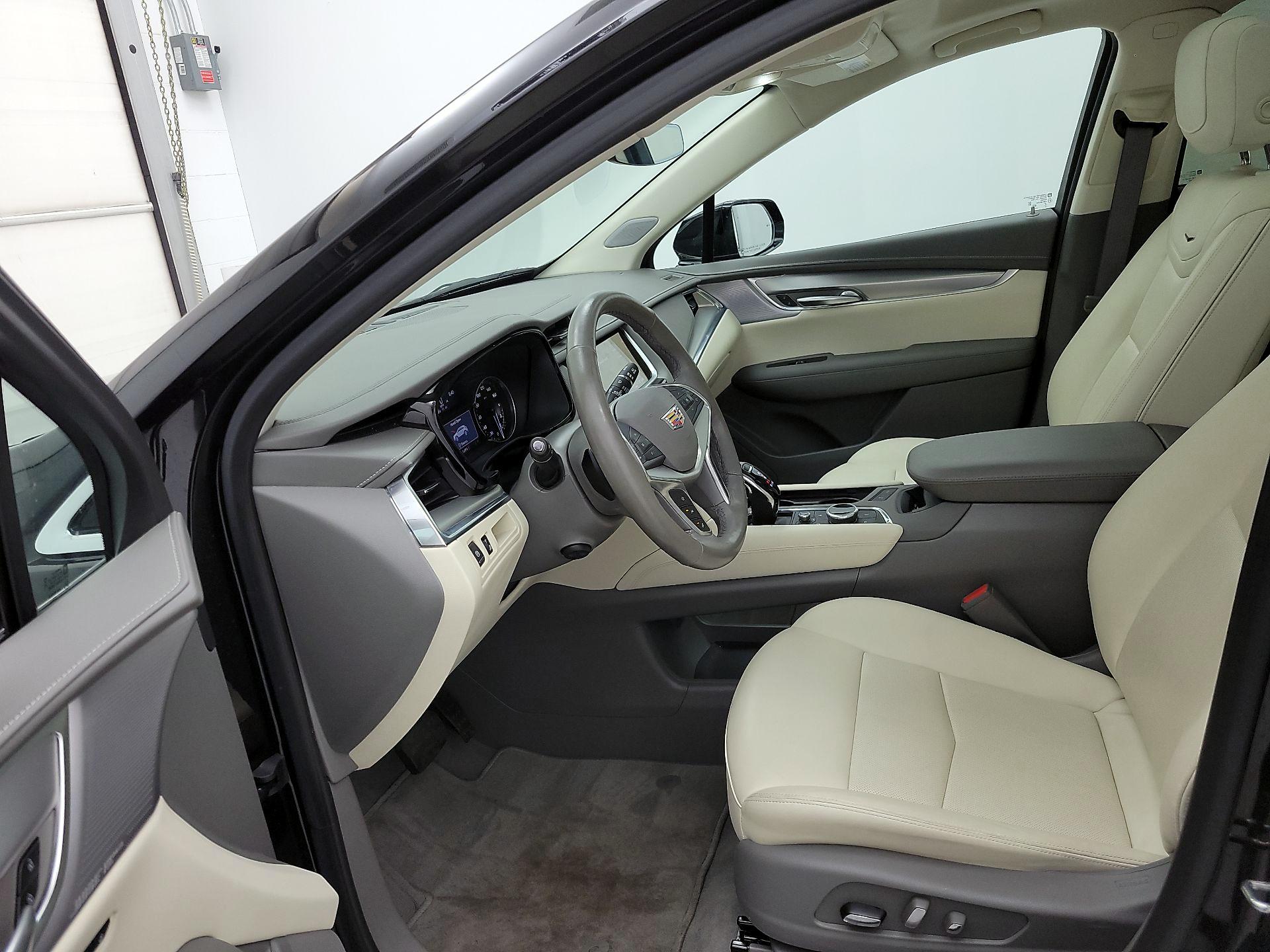 Thumbnail: 2024 Cadillac XT5 - 11