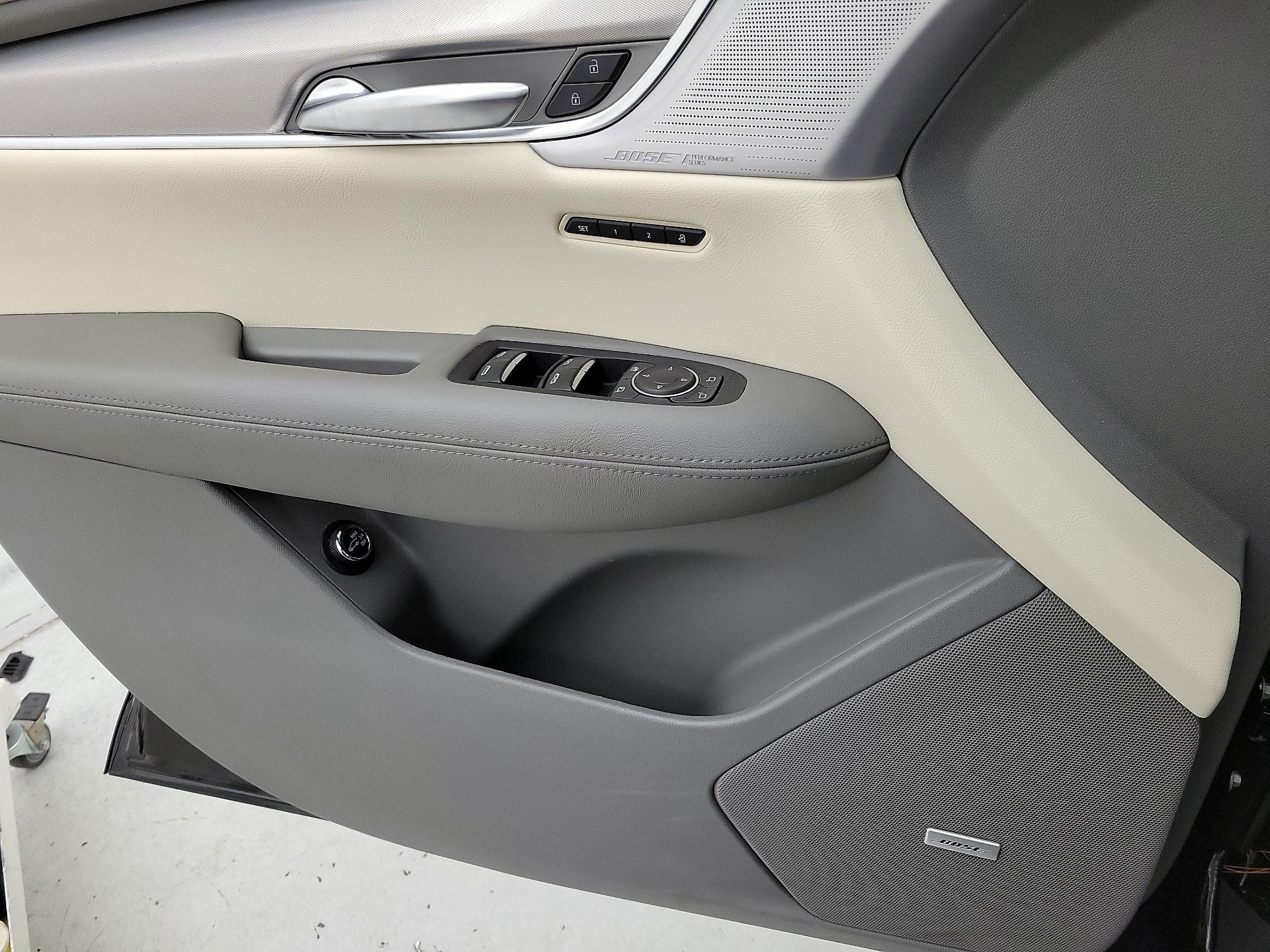 Thumbnail: 2024 Cadillac XT5 - 12