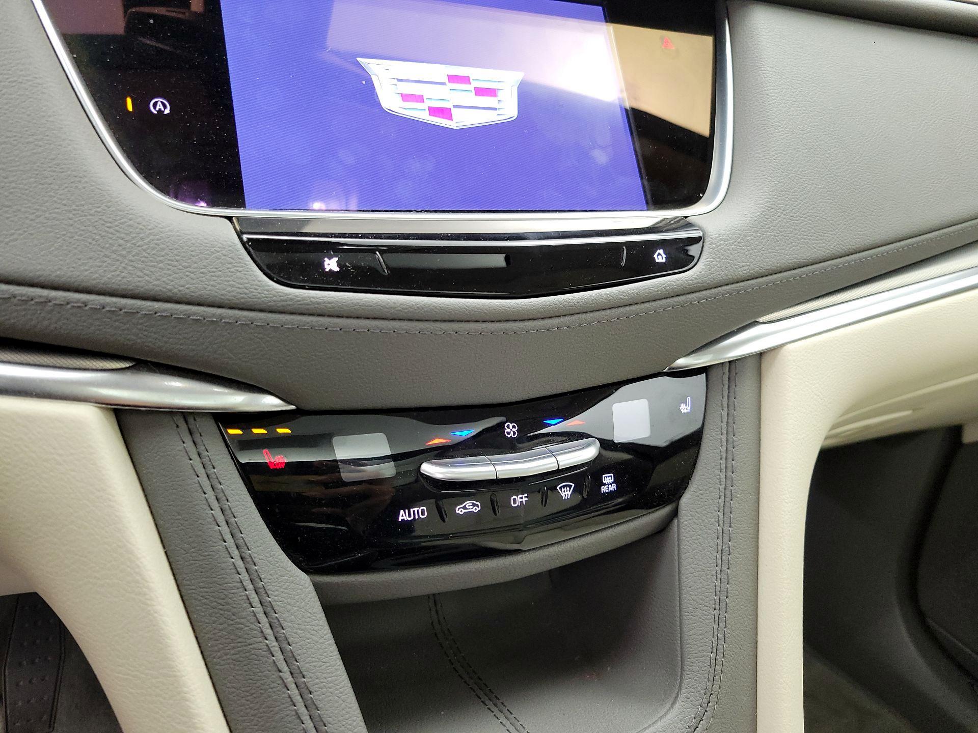 Thumbnail: 2024 Cadillac XT5 - 16