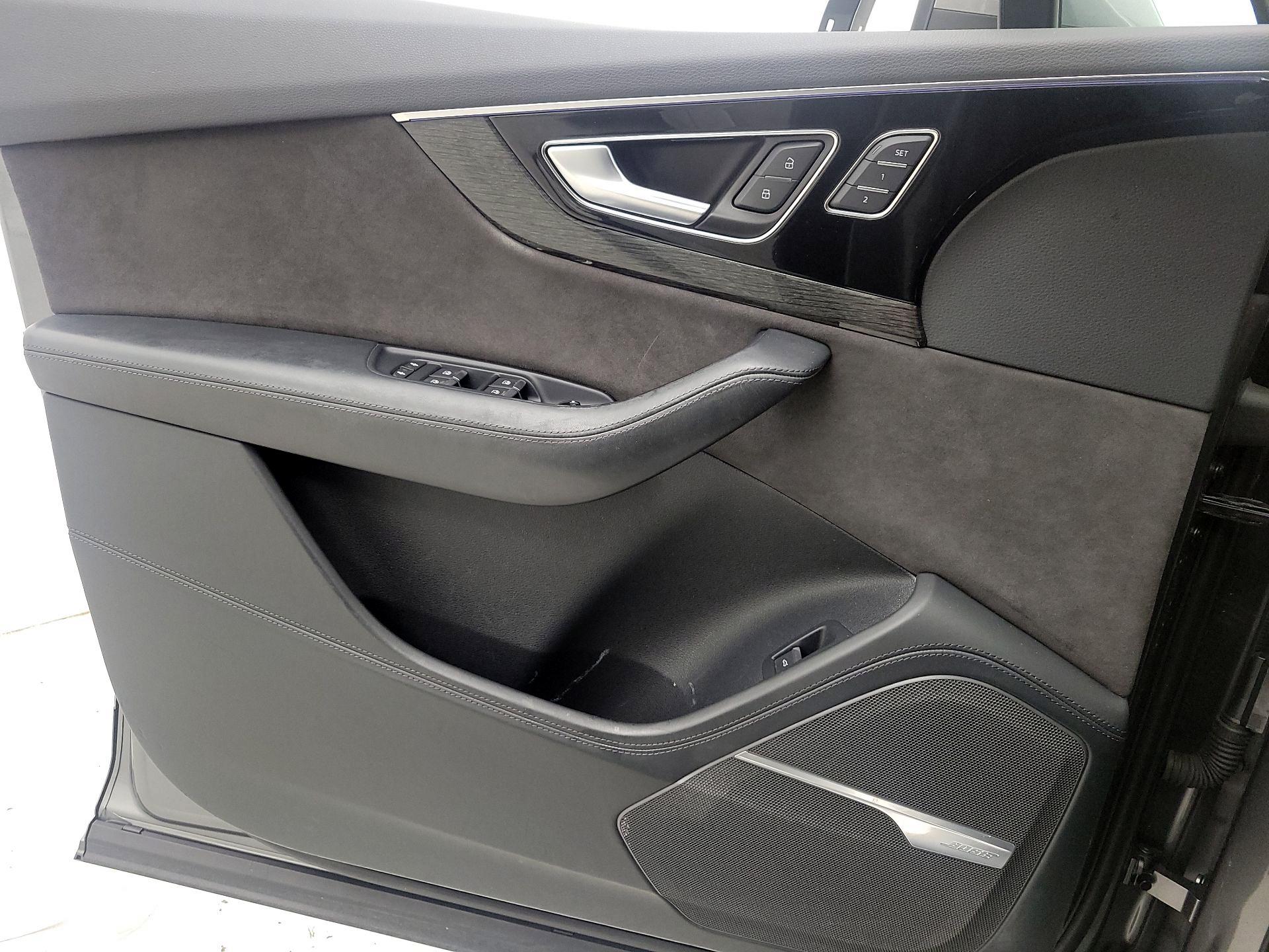 Thumbnail: 2017 Audi Q7 - 12