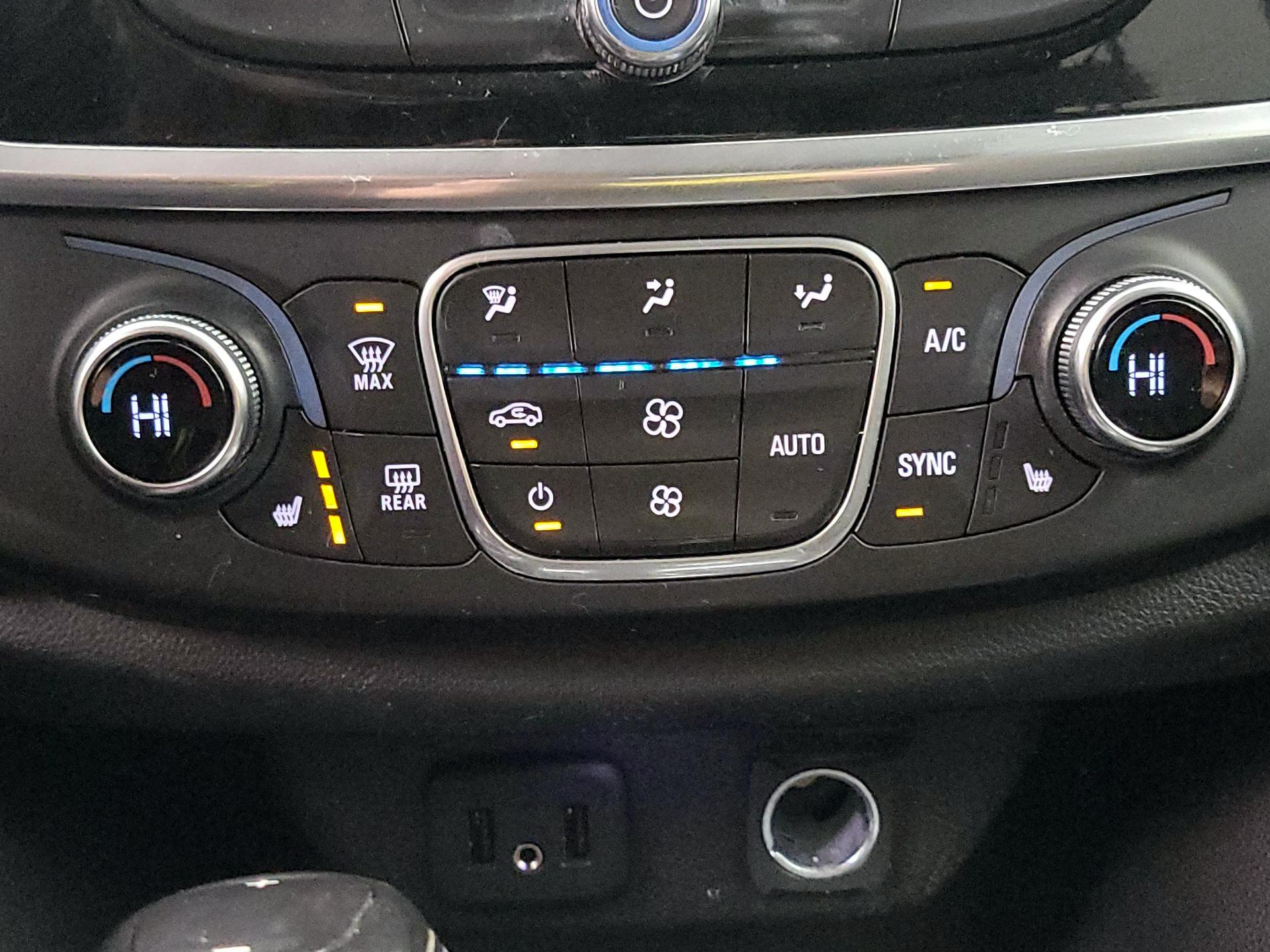 Thumbnail: 2019 Chevrolet Traverse - 17