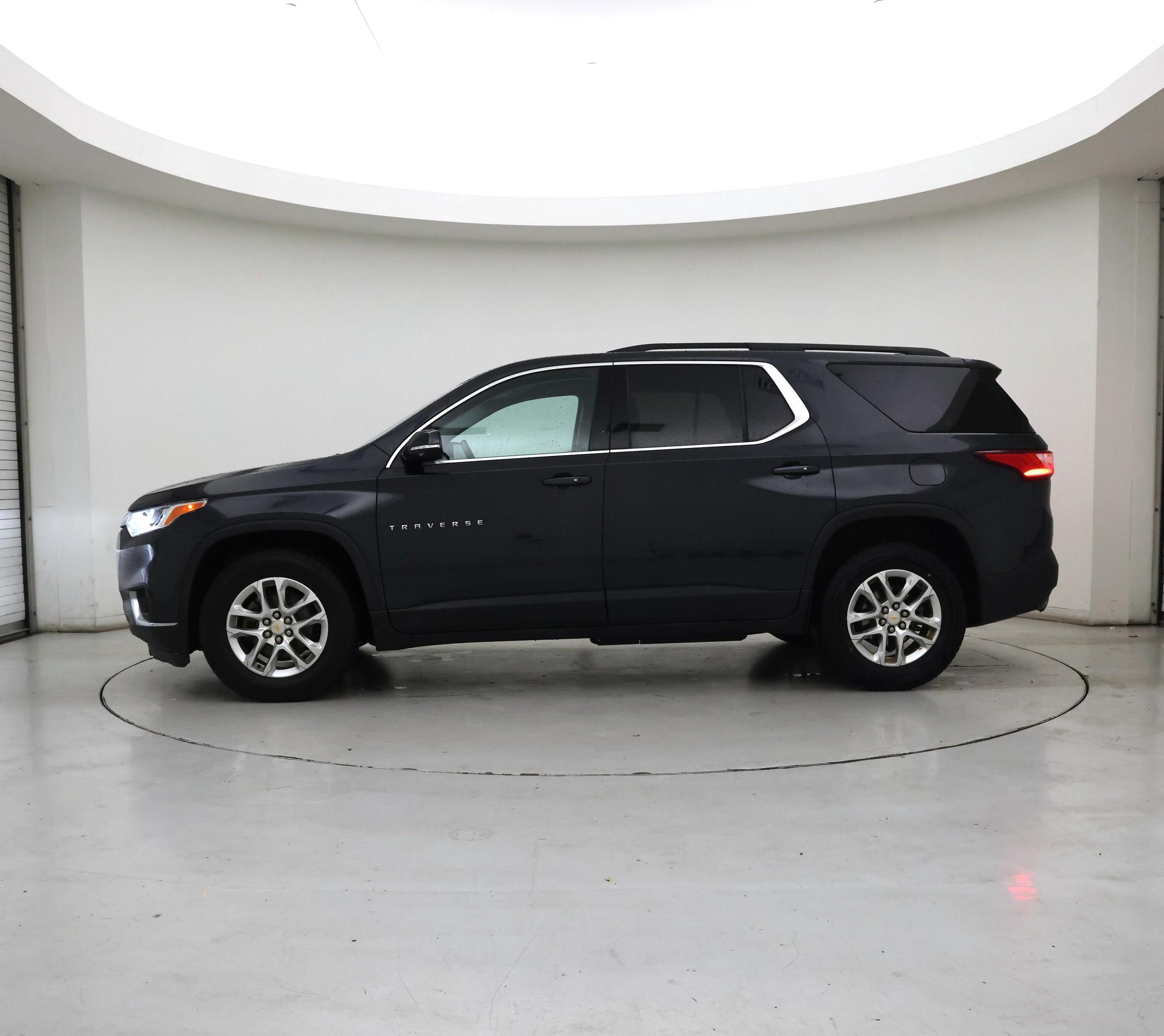 Thumbnail: 2019 Chevrolet Traverse - 3