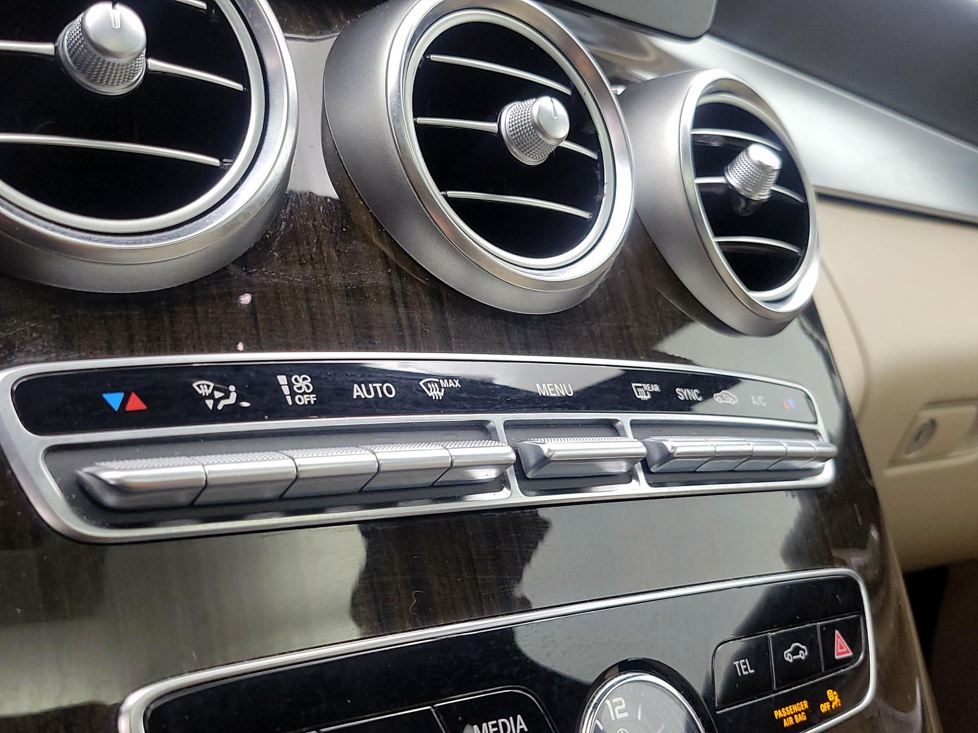 Thumbnail: 2019 Mercedes-Benz C-Class - 16