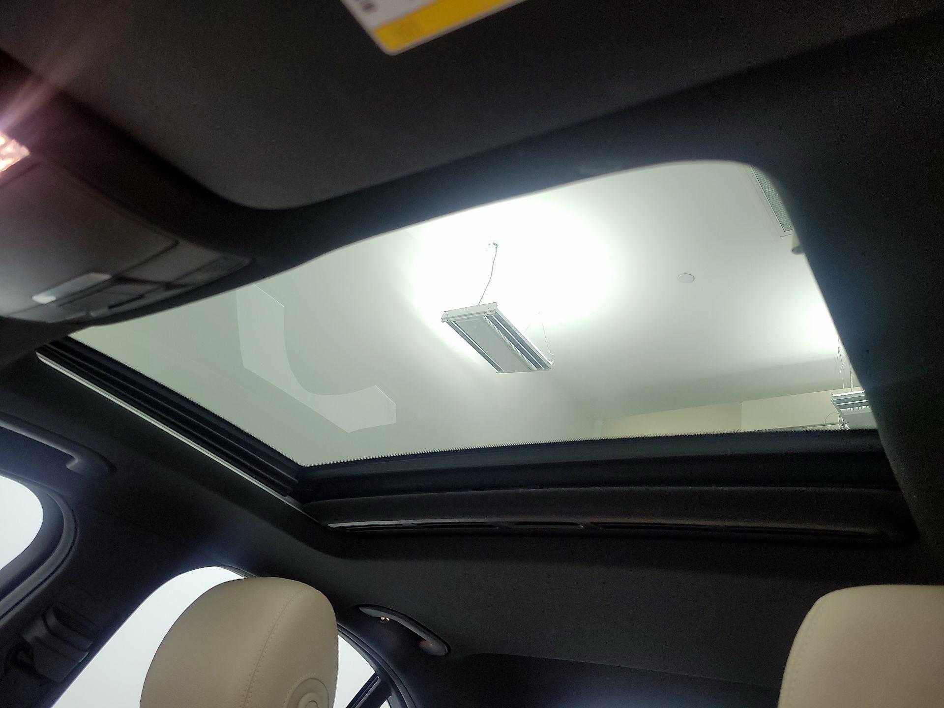 Thumbnail: 2019 Mercedes-Benz C-Class - 18