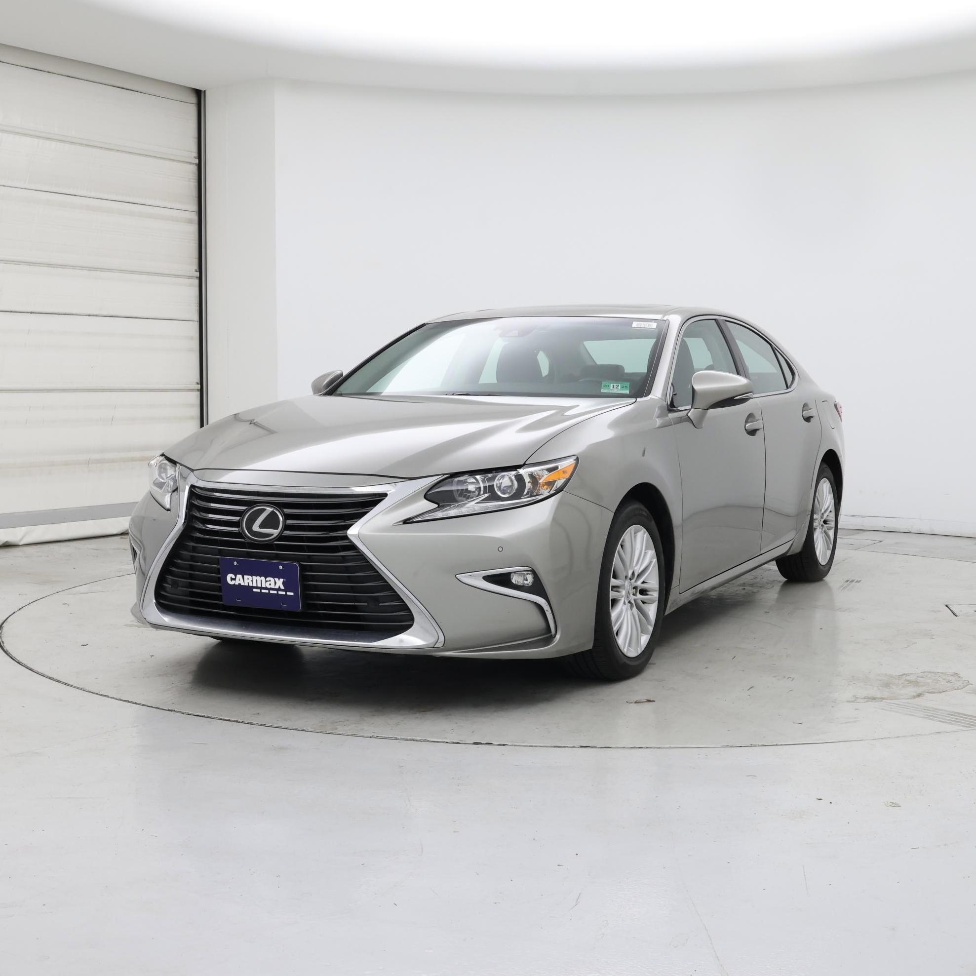 Thumbnail: 2017 Lexus ES - 4