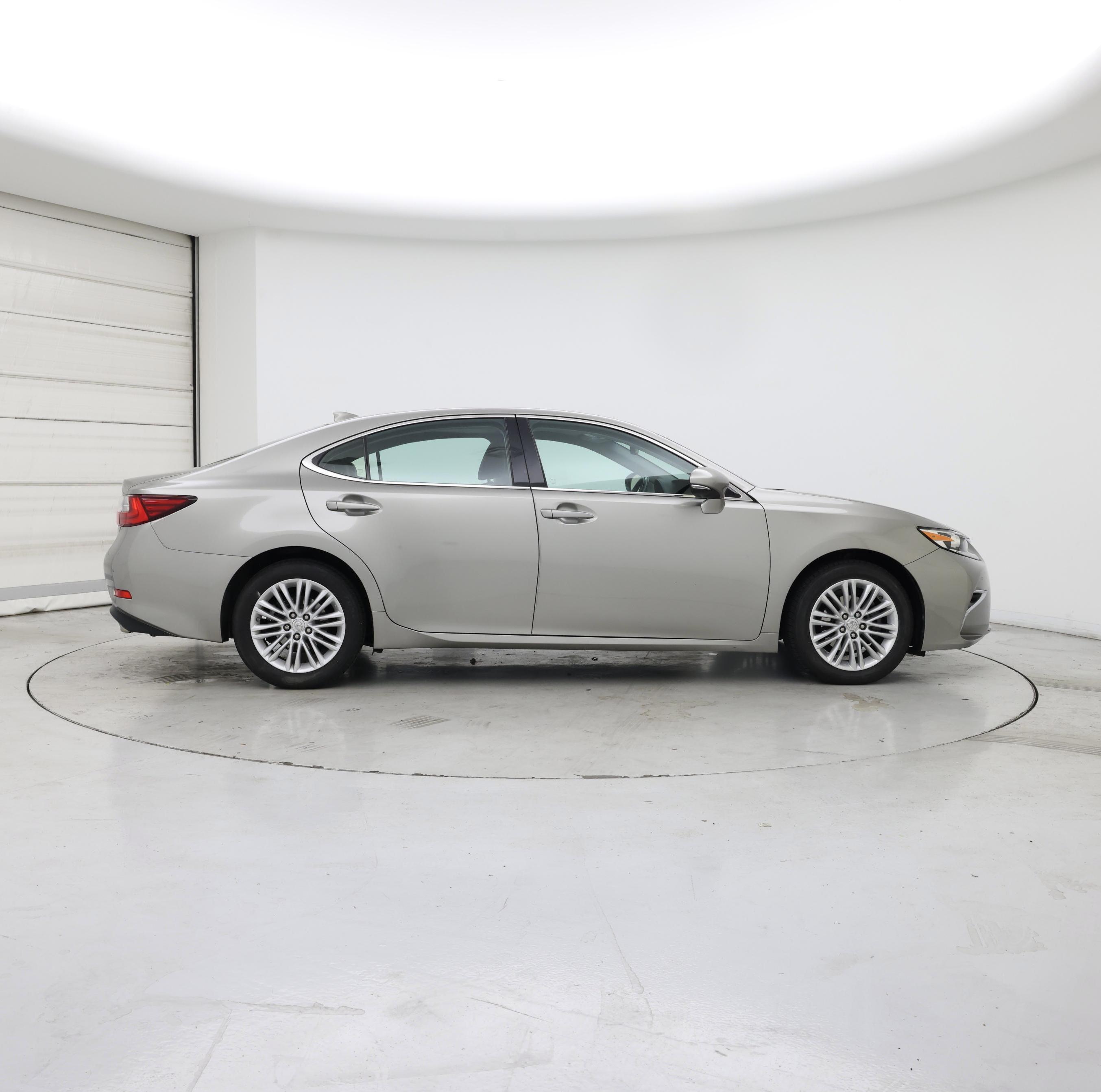 Thumbnail: 2017 Lexus ES - 7