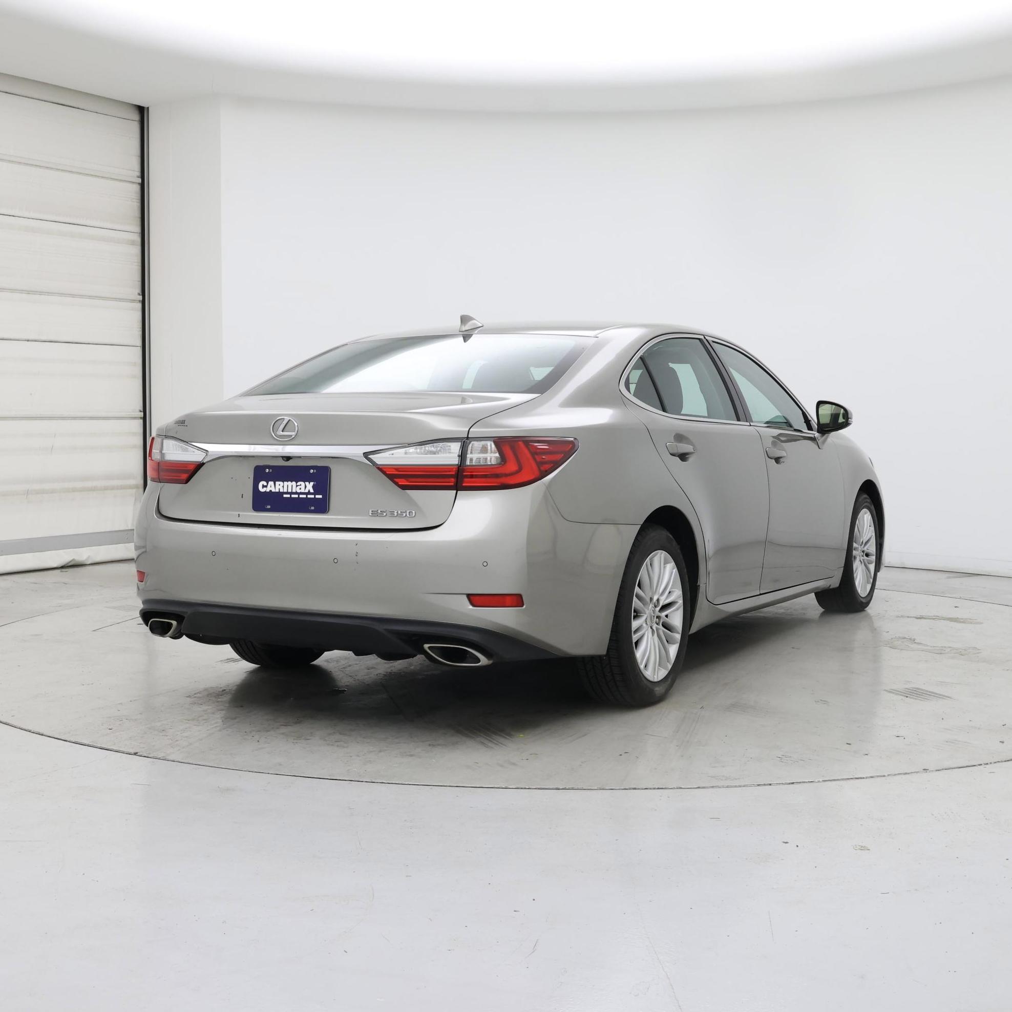 Thumbnail: 2017 Lexus ES - 8